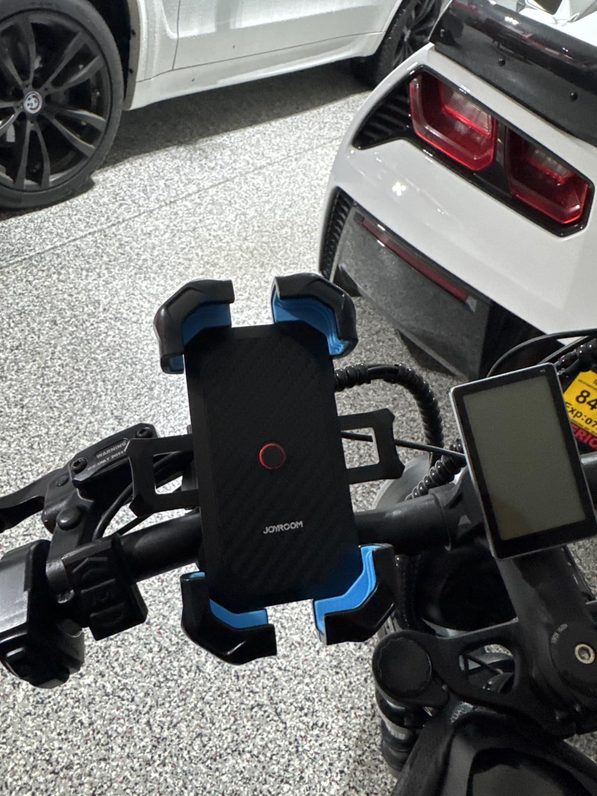 JOYROOM Motorcycle Phone Mount - 1s Auto Lock 100mph Military Anti-Shake Bike Phone Holder for Bicycle, 10s Quick Install Handlebar Phone Mount, Compatible with iPhone, Samsung, All Cell Phone customer photo 2