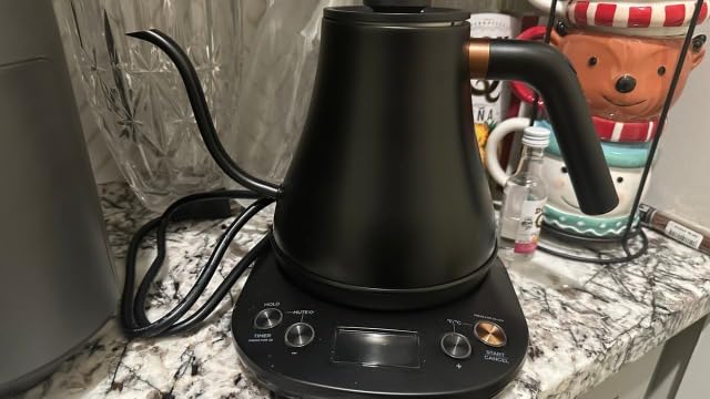 Mecity Electric Kettle Gooseneck Pour Over Kettle +/-1F Temperature Control Quick Heating Water Boiler for Coffee & Tea & Formula Auto Shut Off Tea Kettle 1200 Watt, 0.8L, Matt Black, Barista Edition customer photo 1