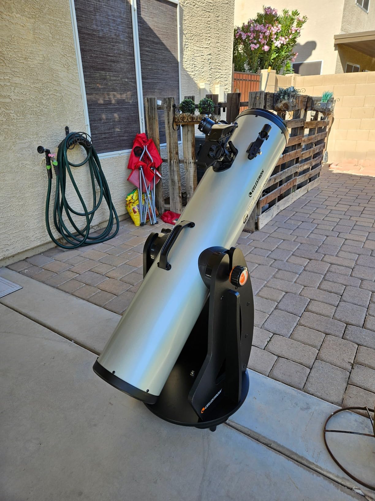 Celestron StarSense Explorer 8-inch App-Enabled Telescope - 203mm Dobsonian with Smartphone Dock & StarSense App - iPhone & Android Compatible customer photo 1