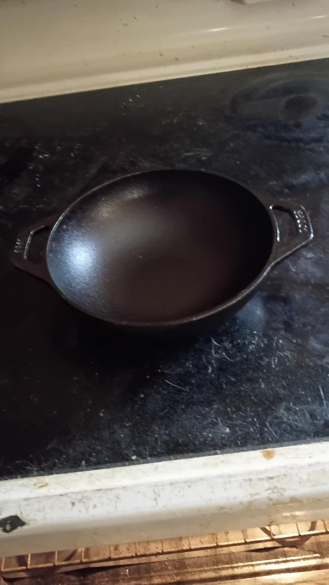 Lodge 14 Inch Cast Iron Wok with Dual Loop Handles - PFAS FREE Pre-Seasoned Family Size Stir Fry Pan - Stovetop & Oven Safe Heavy Duty High-Heat Retention Wok - Made in USA customer photo 1