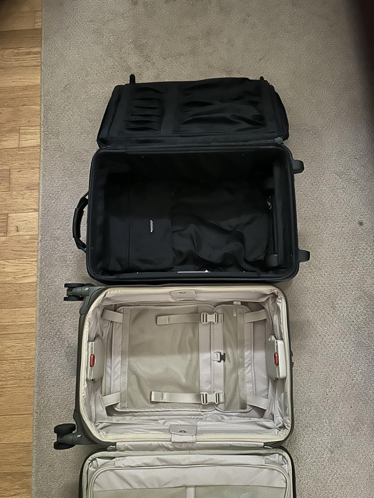 Briggs & Riley Baseline Cabin Spinner - Carry On Luggage for Travel, Suitcases with Wheels, Softside Rolling Bag for Men & Women, Fits Under Plane Seat, Interlocking Handle - Baseline Collection, Black customer photo 1
