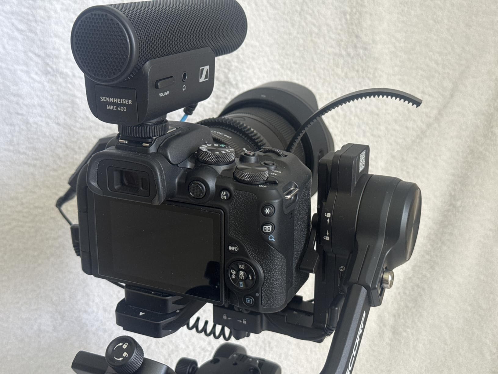 Canon EOS R10 Mirrorless Camera with RF-S 18-45mm Lens Kit, APS-C Sensor, 4K Video, Fast Continuous Shooting, Dual Pixel AF customer photo 1