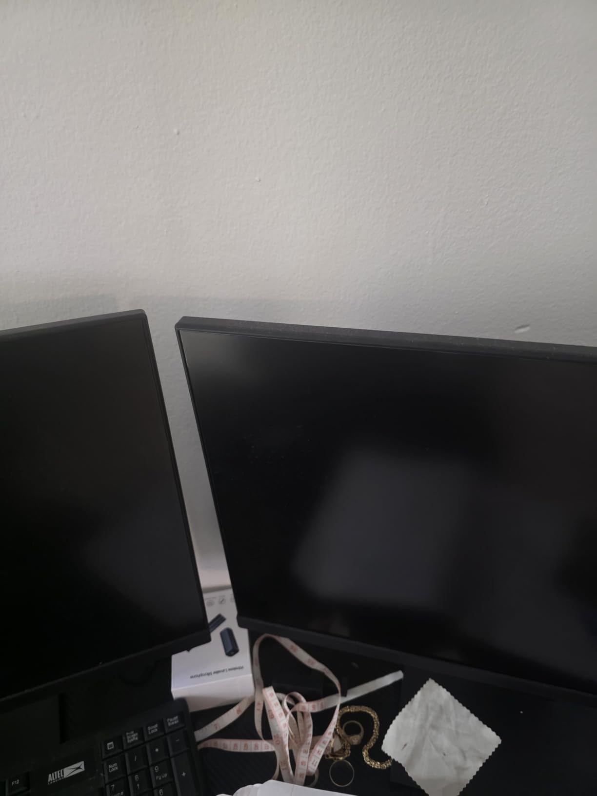 KOORUI 27 Inch Gaming Office Monitor 144Hz VA Display 4000:1 Contrast Ratio, FreeSync FHD 1080P, Eye Care TUV Rheinland Certified, Slim Bezels, HDMI VGA Ports, Ergonomic Tilt, VESA Mount customer photo 1