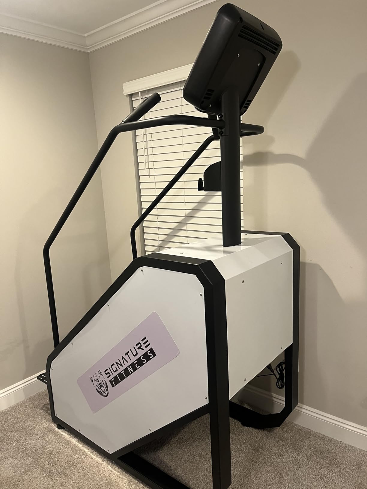 Signature Fitness Continuous Climber Commercial Grade Stair Stepping Machine for Cardio and Lower Body Workouts customer photo 1