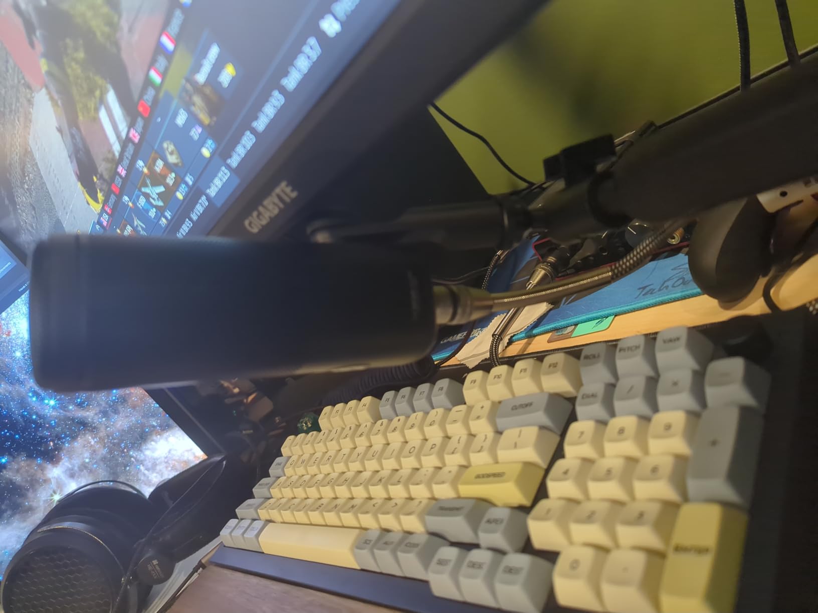 Elgato Wave DX - Dynamic XLR Microphone, Cardioid Pattern, Noise Rejection, Speech Optimised for Podcasting, Streaming, Broadcasting customer photo 2