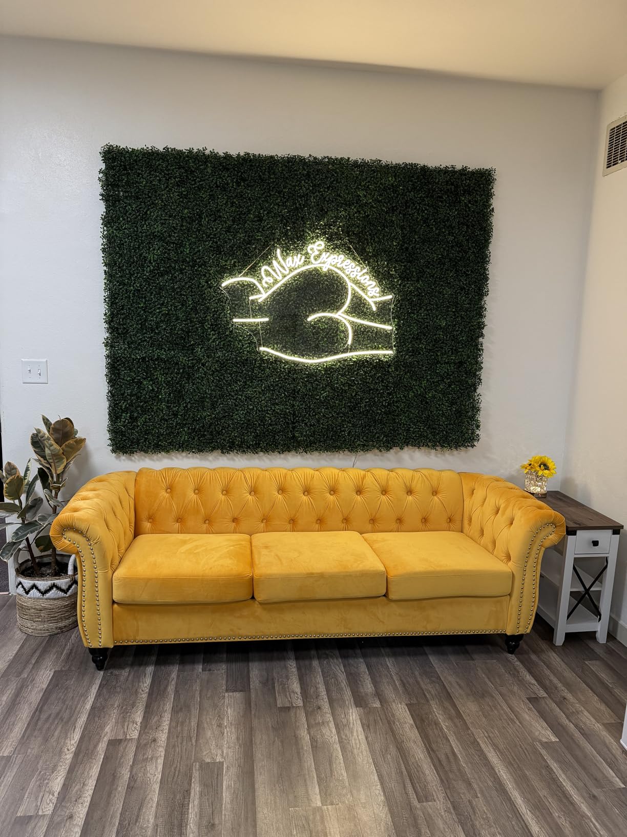 Chesterfield Loveseat, Modern Faux Leather Sofa Tufted Couch 2 Seater with Rolled Arms and Nailhead for Living Room, Bedroom, Office, Apartment (Dark Brown) customer photo 1