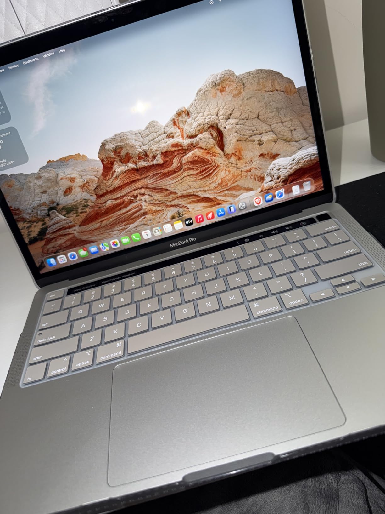 Apple MacBook Pro with M2 chip, 13-inch Retina Display, 8GB RAM, 512GB SSD, Touch Bar, Backlit Keyboard, FaceTime HD Camera; Space Gray customer photo 1
