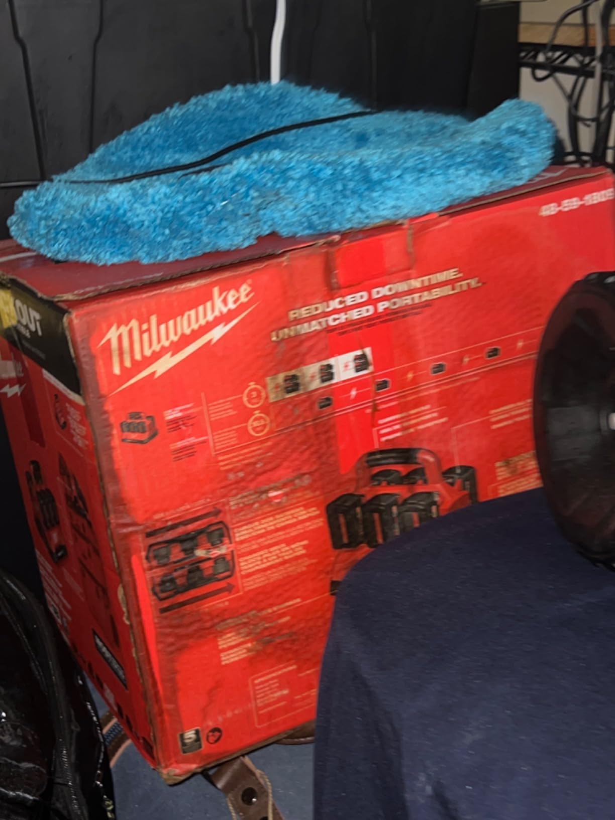 Milwaukee Electric - M18. PACKOUT. SIX Bay Rapid Charger customer photo 1