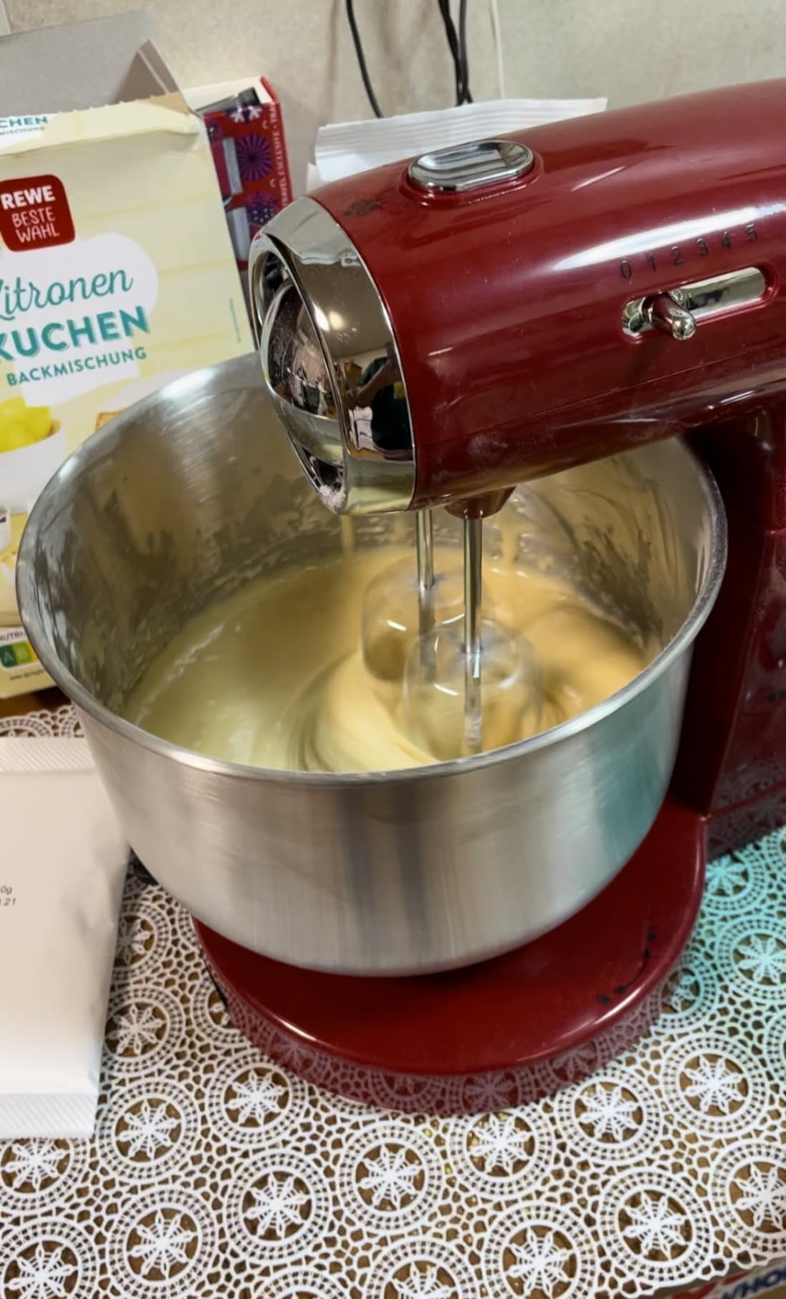 OVENTE Electric Stand Mixer with 3.5 Quarts Stainless Steel Mixing Bowl, 5 Speed Portable and Lightweight 250W Kitchen Mixer for Everyday Use, Includes 2 Egg Beater Whisk and Dough Hook Black SM680B customer photo 2