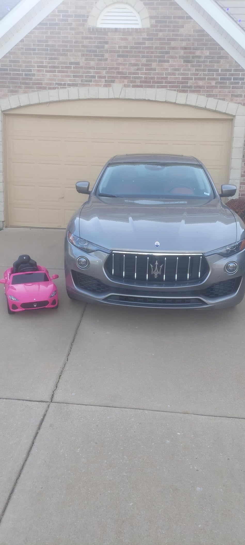 Joywhale 12V Kids Ride on Car Licensed Maserati Battery Powered Electric Vehicle for Ages 3-6, with 2.4G Remote Control, Metal Suspension, Safety Belt, Bright Headlights, Music & FM, Blue customer photo 1