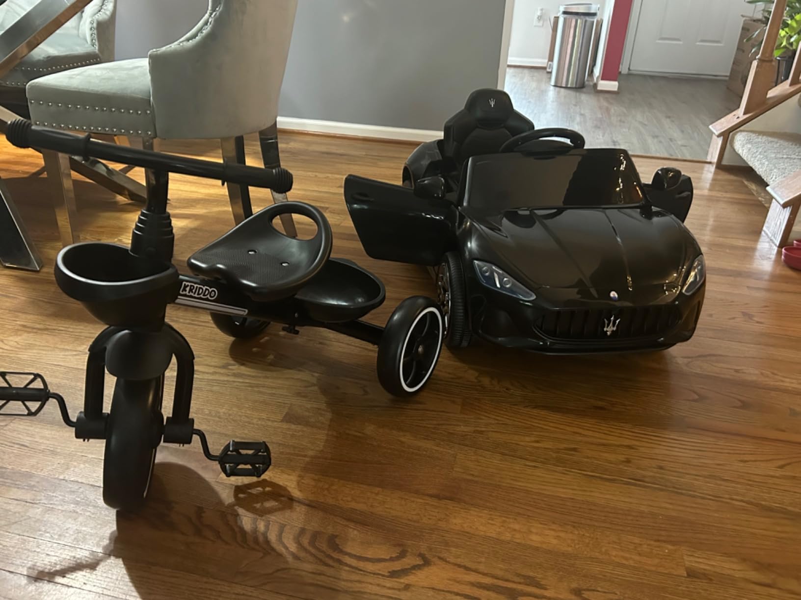 Joywhale 12V Kids Ride on Car Licensed Maserati Battery Powered Electric Vehicle for Ages 3-6, with 2.4G Remote Control, Metal Suspension, Safety Belt, Bright Headlights, Music & FM, Blue customer photo 2