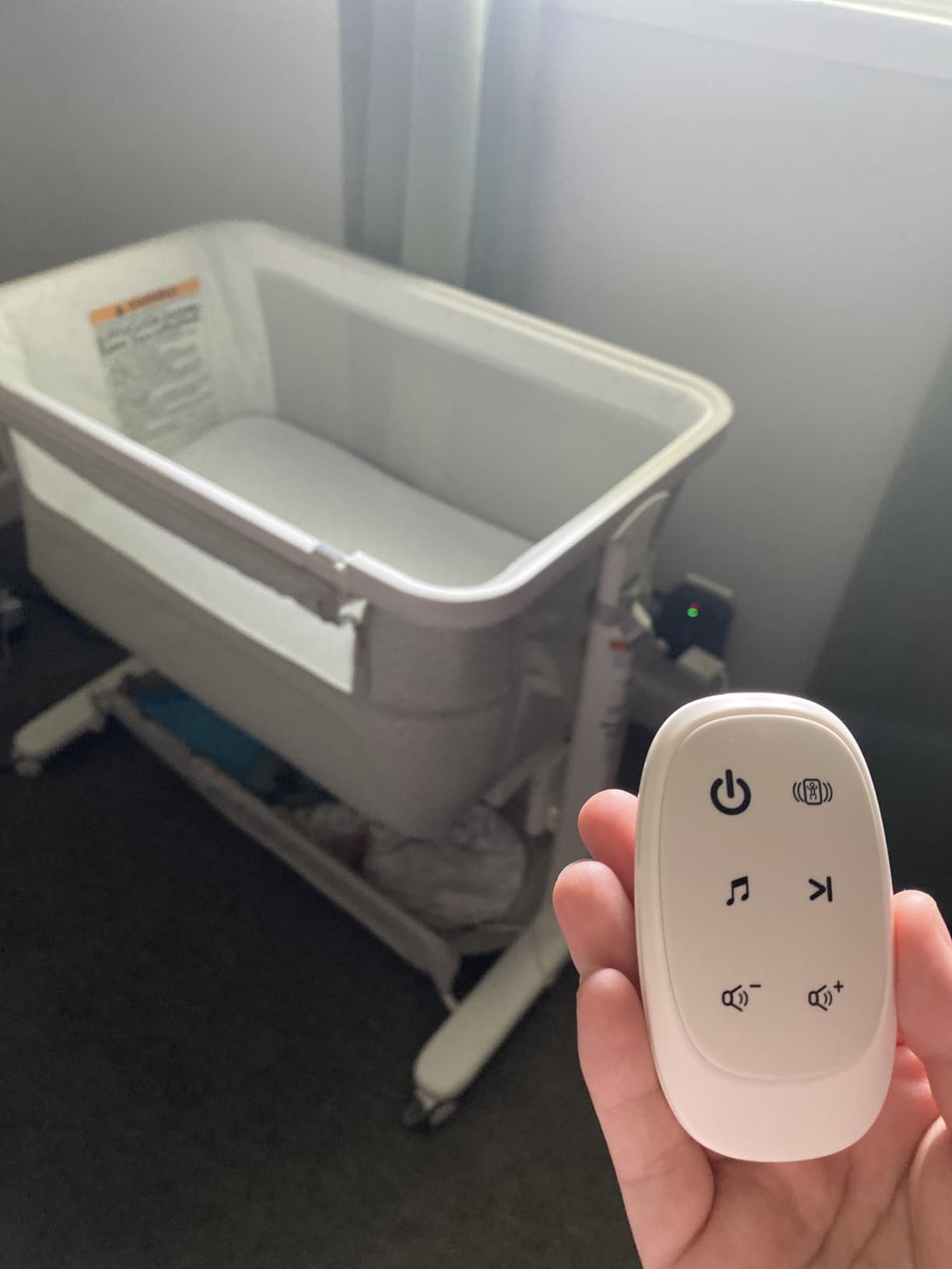 VaVaSoo Electric Rocking Bassinet for Baby Automatic Bedside Sleeper Rocks Itself 3 Speeds Auto Rolling Newborn Cradle 5 Height Adjustable with Music, Wheels, Storage, Dark Grey customer photo 1