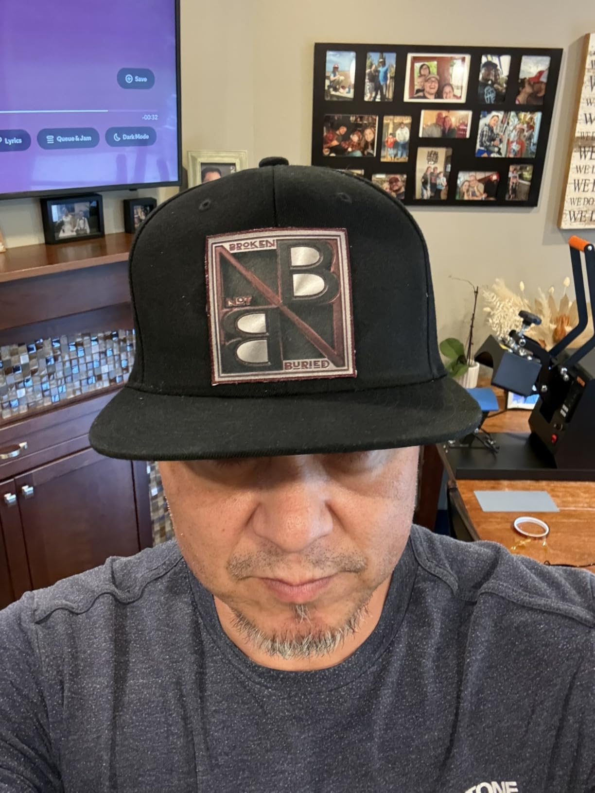 VEVOR 4-in-1 Heat Press Machine for Hats with 6x3inches Curved Teflon-Coated Heat Plate, Easy Temperature Control Non-Slip Base, Four Replaceable Elements 6x3/6.7x2.7/6.7x3.8/8.1x3.5inches customer photo 1