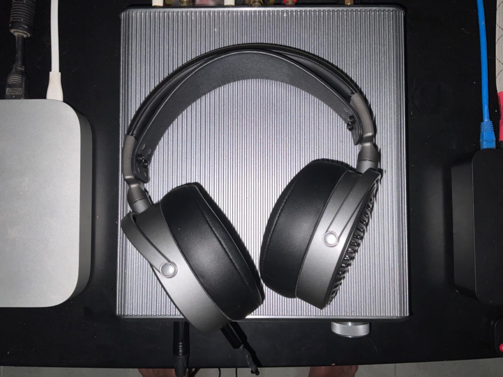 Audeze MM-100 Professional Open-Back Headphones, Wired customer photo 1