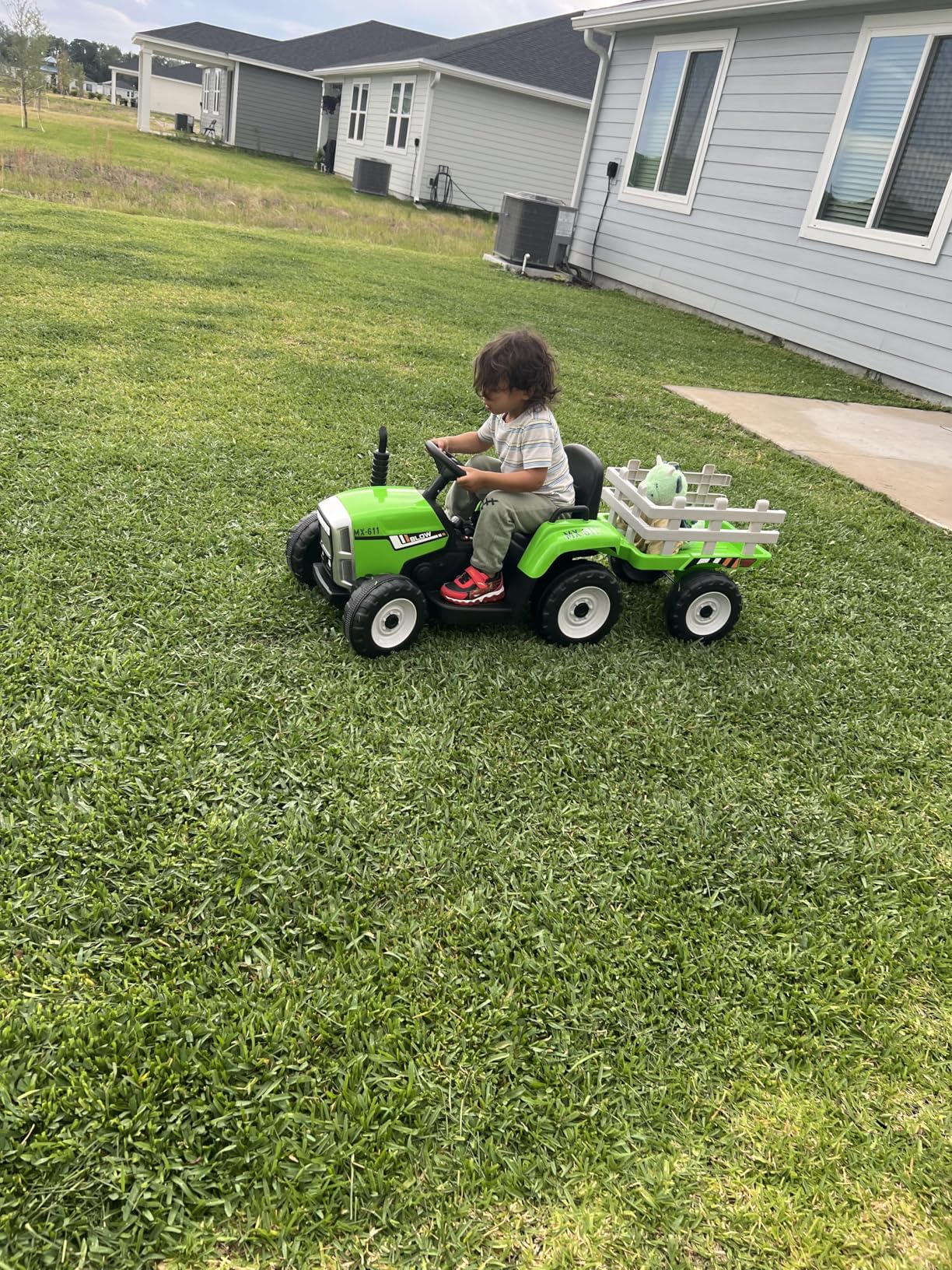 SEHOMY Kids Ride on Tractor with Trailer and 25W Dual Motors, 12V Battery Powered Electric Kids Car Vehicle Toys with Remote, 3-Gear-Shift, Music, LED Lights,USB, Power Wheels for Boys Green customer photo 1
