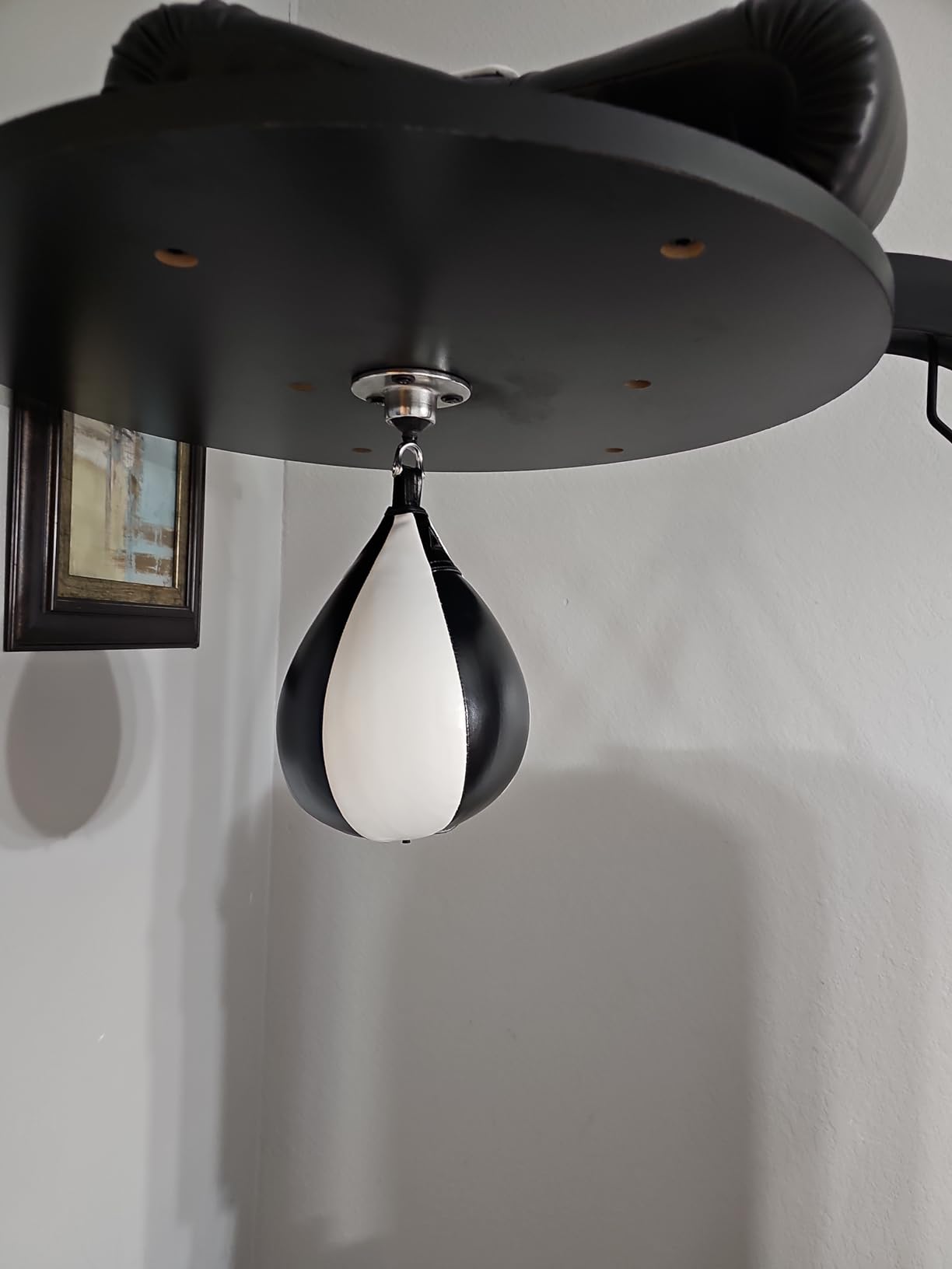 Benelabel Boxing Speed Bag with 360 Swivel Mount Premium Leather Boxing Speed Bag with Hanger and Inflator - Easy to Install and Use - Improve Your Speed and Reflexes customer photo 1