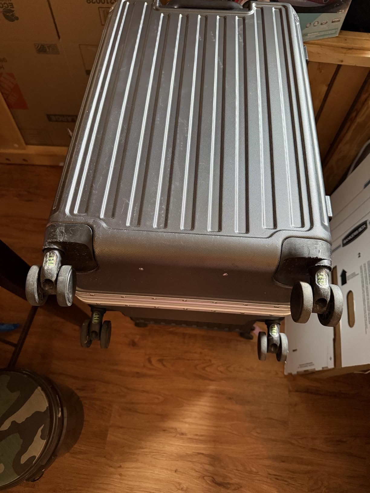 Checked Suitcase with Spinner Wheels, 8010S Aluminum Frame Zipperless Polycarbonate Hard Shell Suitcase (ZX-Core, Silver Grey, 28 Inch) customer photo 1