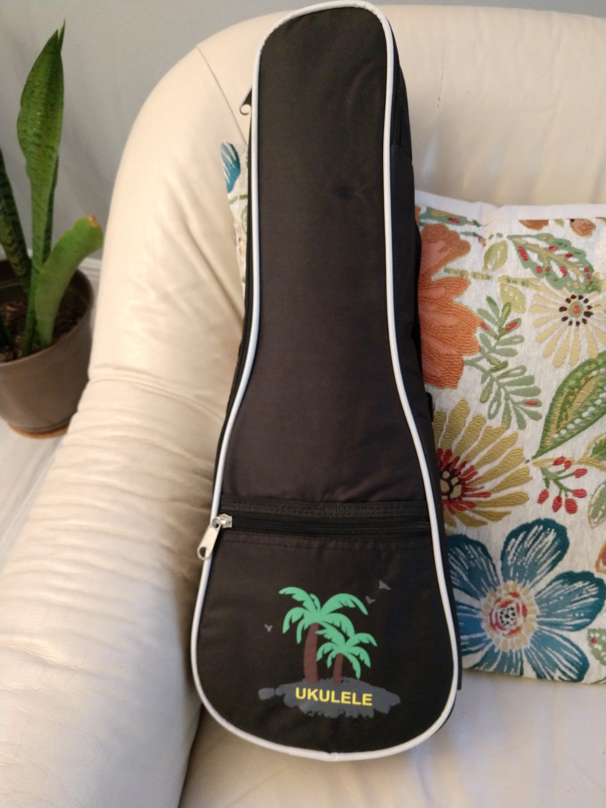 CAHAYA Concert Ukulele 23 Inch Ukulele Kit Beginner Starter with Carrying Bag, Shoulder Strap, Fretboard Stickers, for Both Adults and Kids in Mahogany CY0336 customer photo 2