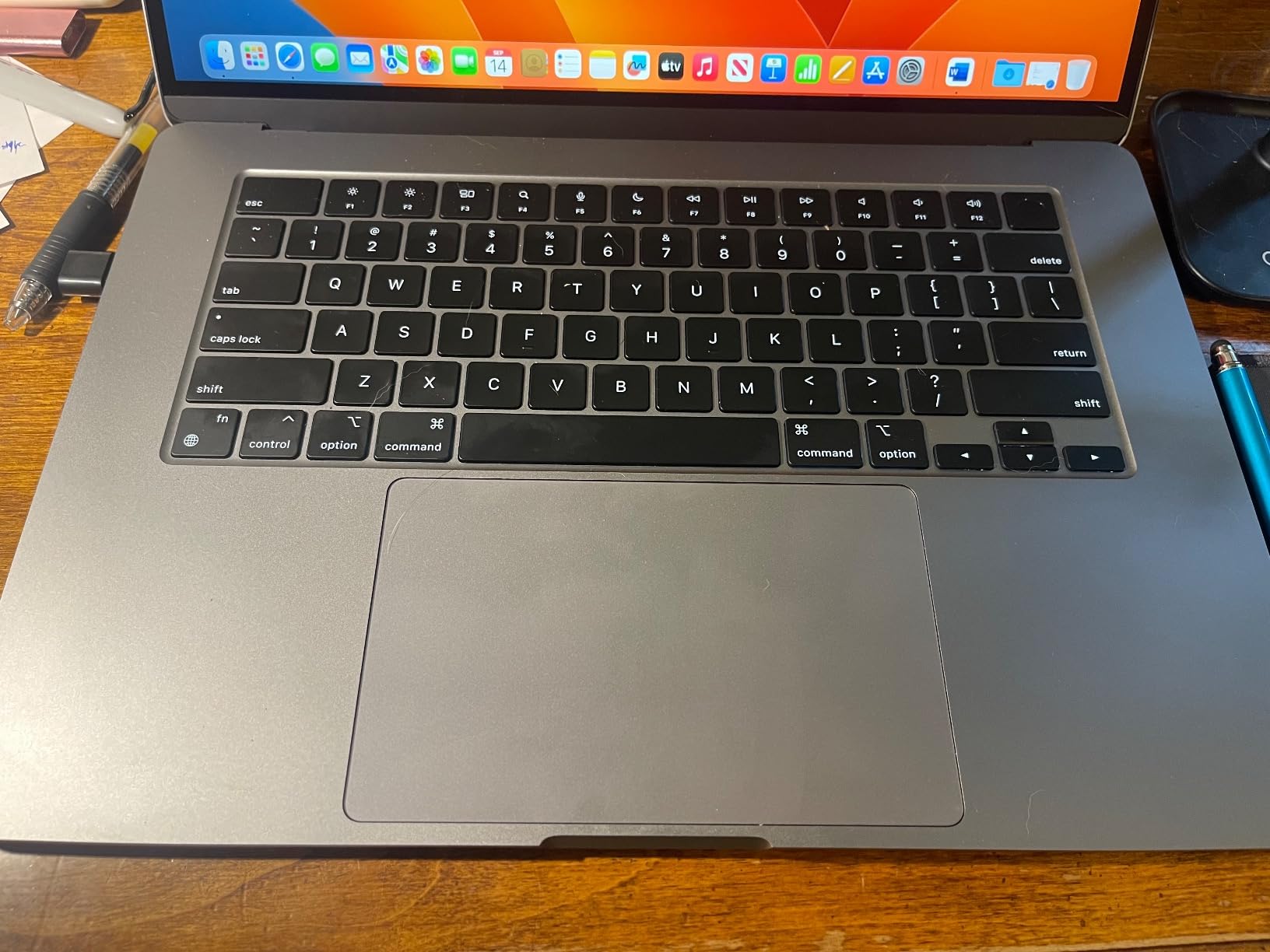 Apple 2023 MacBook Air Laptop with M2 chip, 15.3-inch Liquid Retina Display, 8GB Unified Memory, 256GB SSD Storage, 1080p FaceTime HD Camera, Touch ID; Starlight customer photo 2