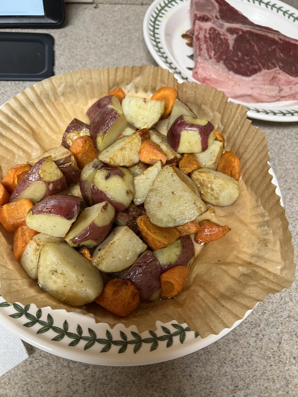 Ninja Foodi Air Fryer | 6-in-1 with 7-QT MegaZone & Basket Divider for Large Proteins & Full Meals | Cook 2 Foods at Once | 450 F | Air Fry, Roast, Broil, Dehydrate, Keep Warm & Bake | Black | DZ071 customer photo 1