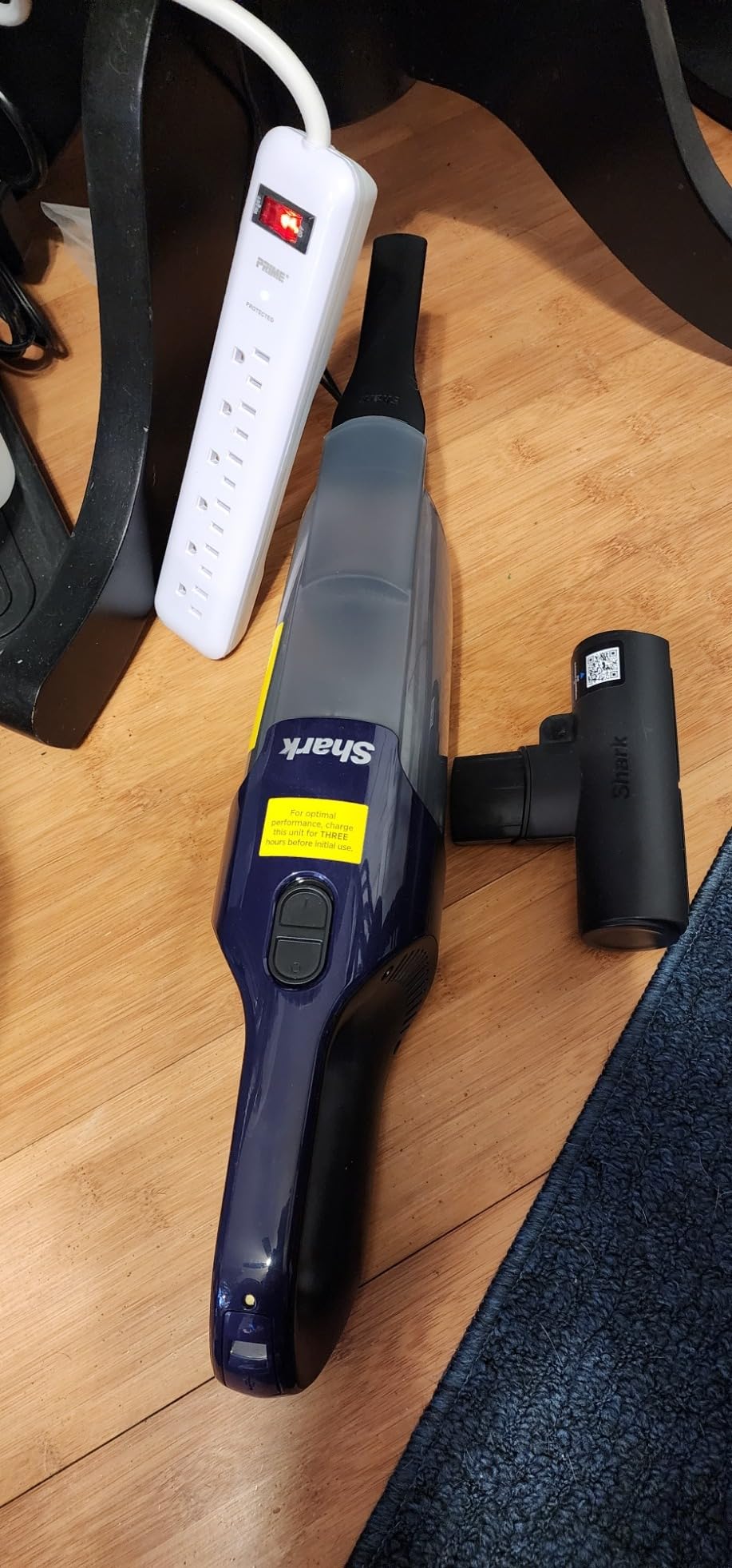 Shark Cyclone PET Handheld Vacuum | HyperVelocity Suction | Powerful Pet Hair, Home & Car Cleaning | USB Rechargeable | Lightweight | Crevice Tool & Multi Surface Pet Tool | Navy Blue/Grey | CH701 customer photo 1