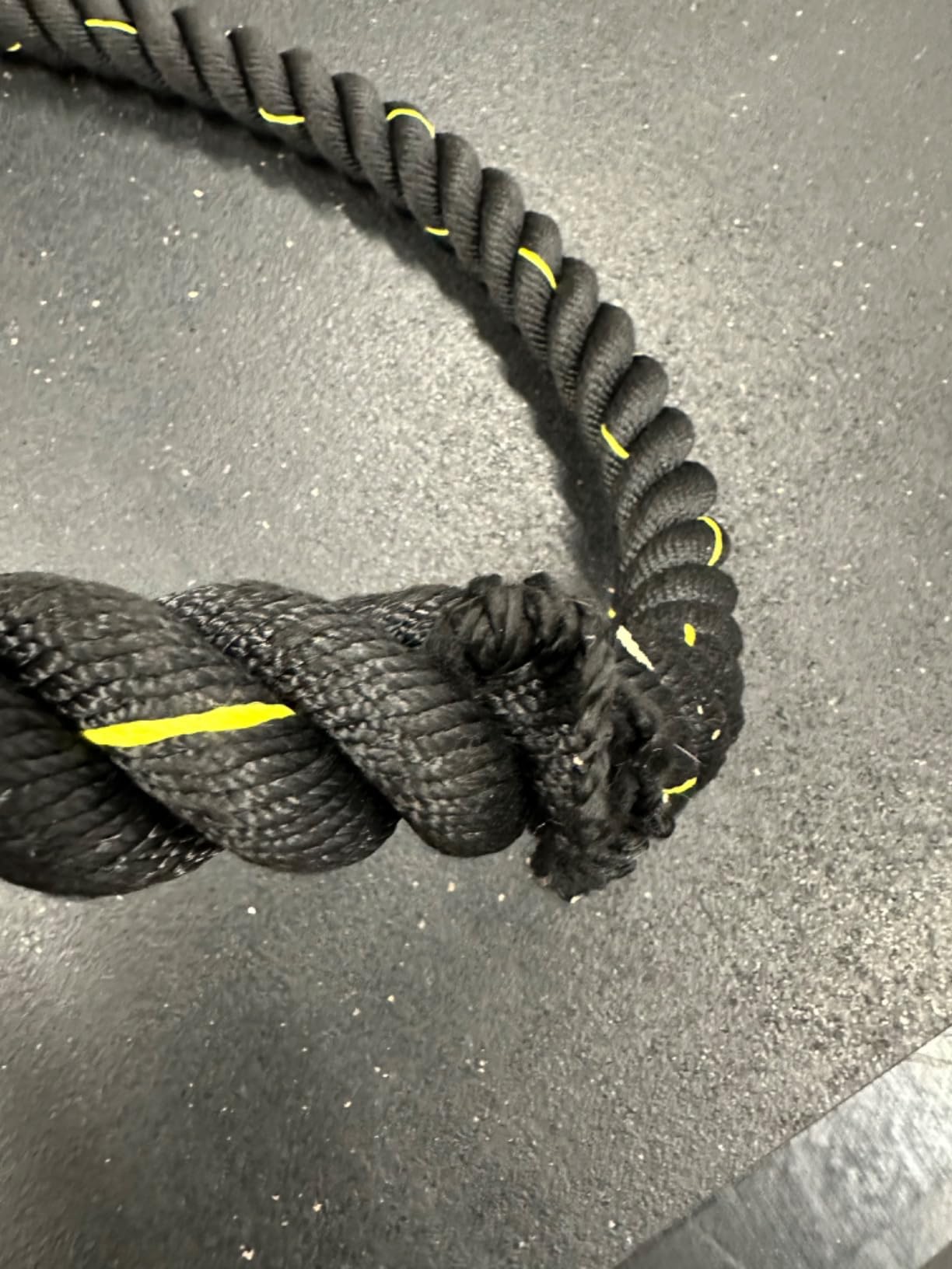 Fitvids Battle Rope 1.5Inch Diameter Poly Dacron 30 FT Length, Heavy Ropes for Home Gym and Workout customer photo 2
