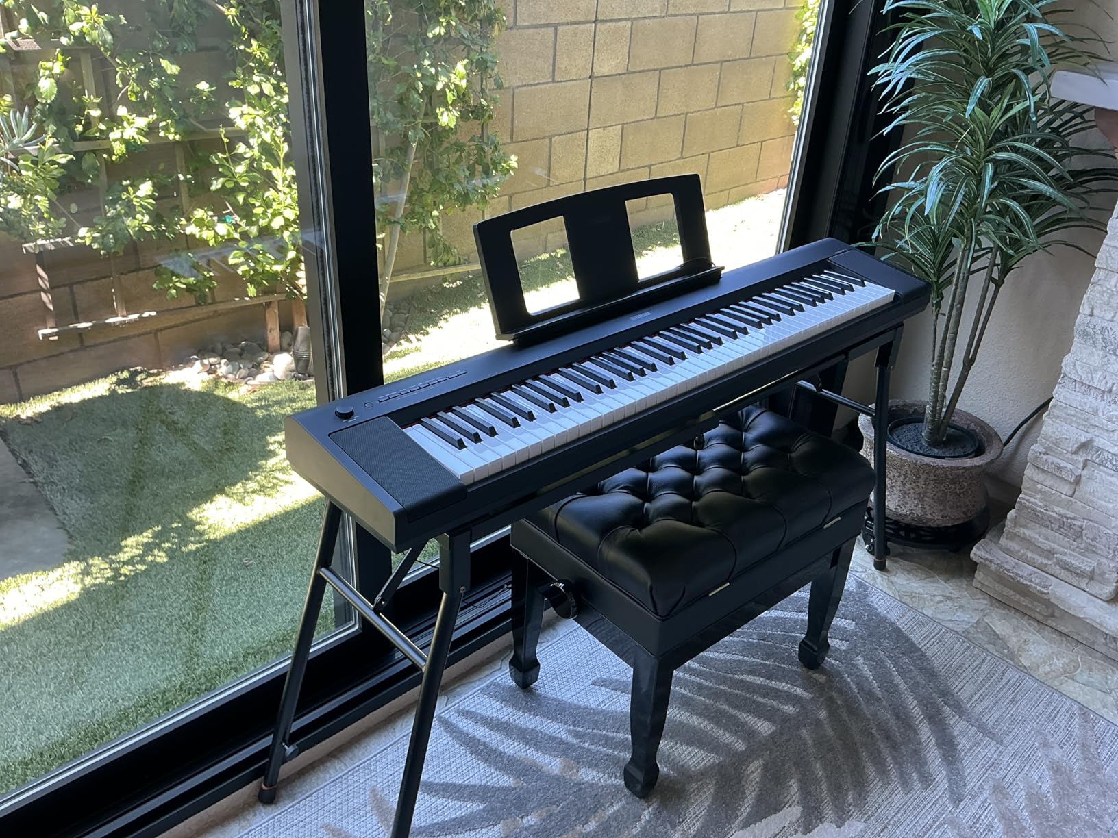 Yamaha Piaggero 76-Key Ultra-Portable Digital Piano, Touch Sensitive Keys, Metronome, Recording Function, White NP35WH customer photo 1