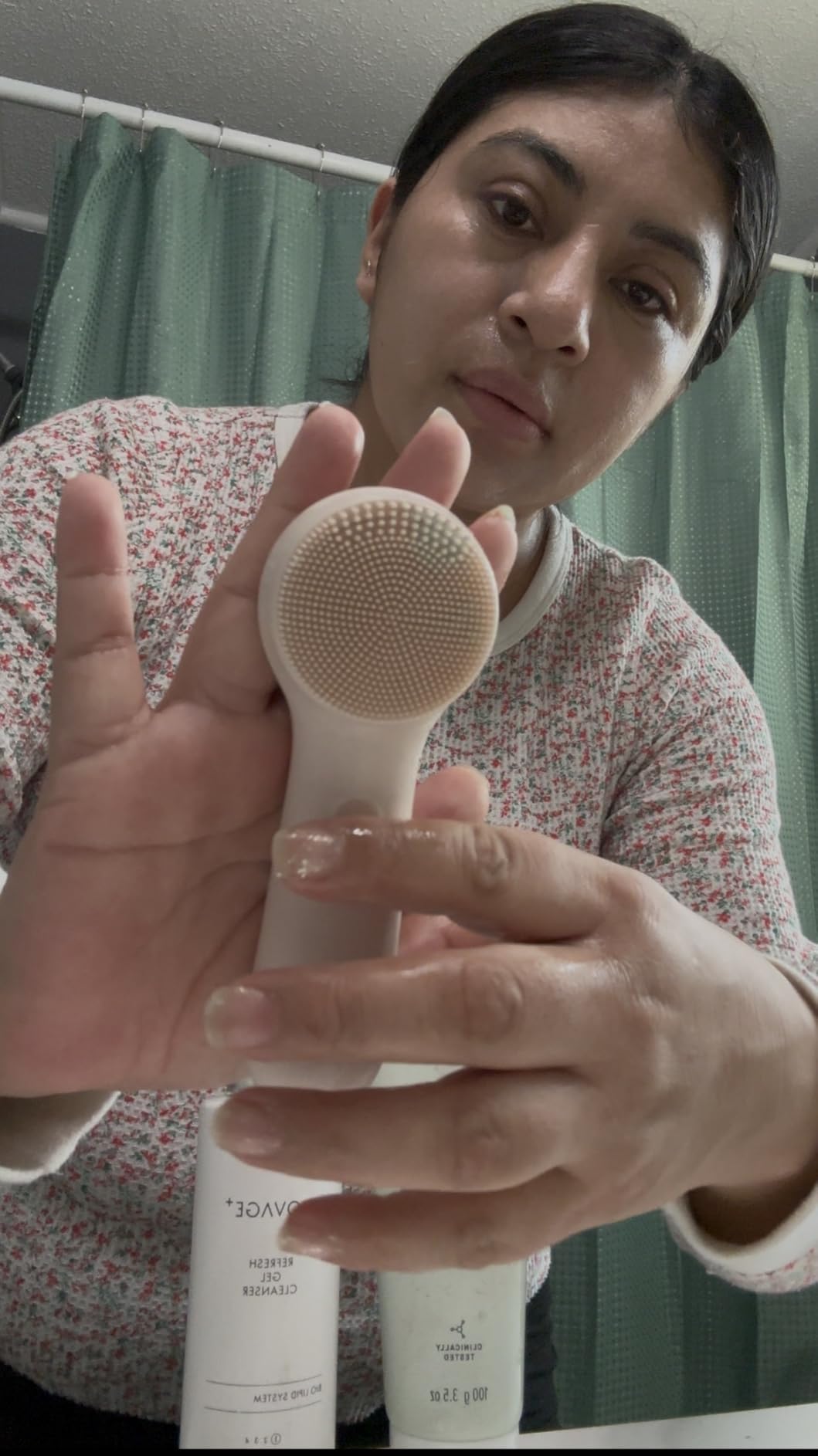 NagraCoola CLIE 2.0 Silicone Face Scrubber Facial Cleansing Brush, Rechargeable, Waterproof Face Scrub Brush for Cleansing, Exfoliating, Massaging customer photo 2