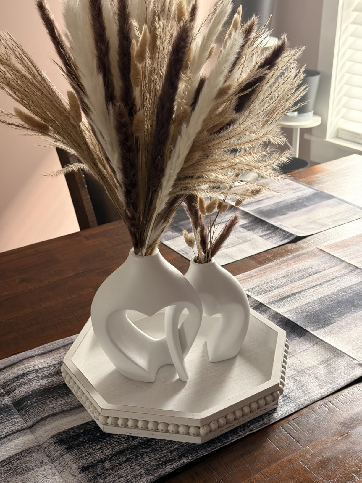 Zormon White Vases for Decor, Heart Shaped Ceramic Vase Set of 2, Nordic Heart Shaped Vases, Minimalist Decorative Vase for Table Centerpiece Wedding Dining Living Room Office House Decoration customer photo 2