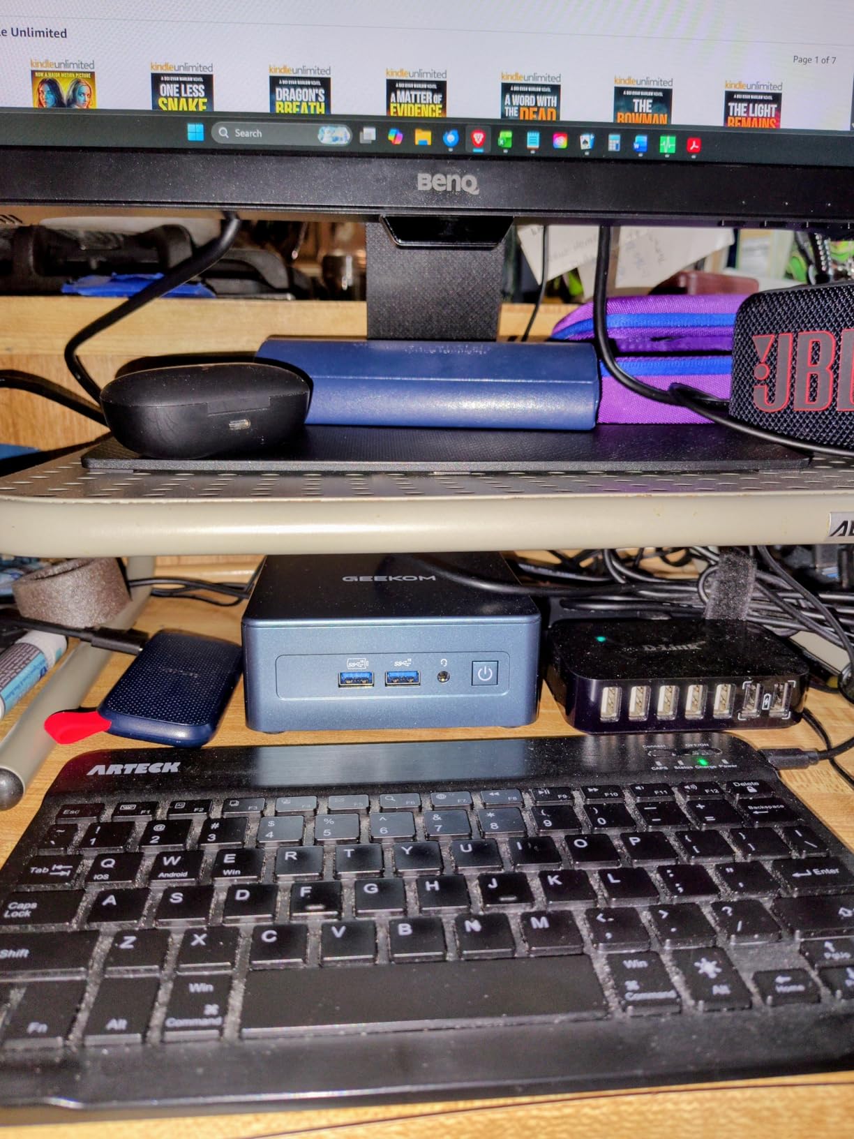 GEEKOM IT13 Mini PC 2026 with 13th Gen Intel i5-13600H | 1TB SSD | 16GB RAM | Windows 11 Pro | 2x USB4.0 (40Gbps) | Quad Display | WiFi 6E | SD Slot | Intel NUC13 Replacement Desktop Computers customer photo 2