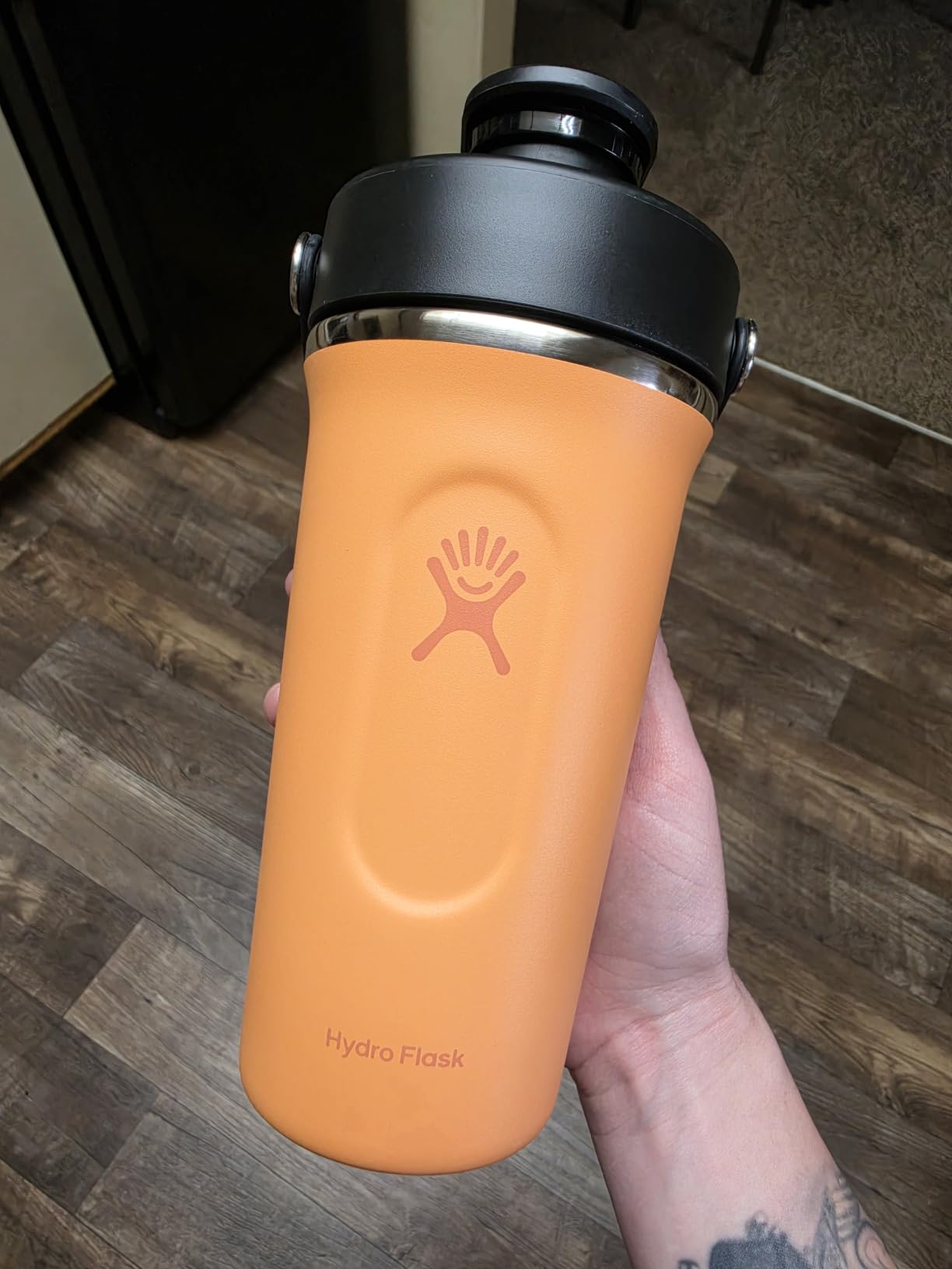 Hydro Flask Shaker Bottle - Insulated Stainless Steel Gym Bottle for Pre Workout & Protein 24 Oz Dew customer photo 2