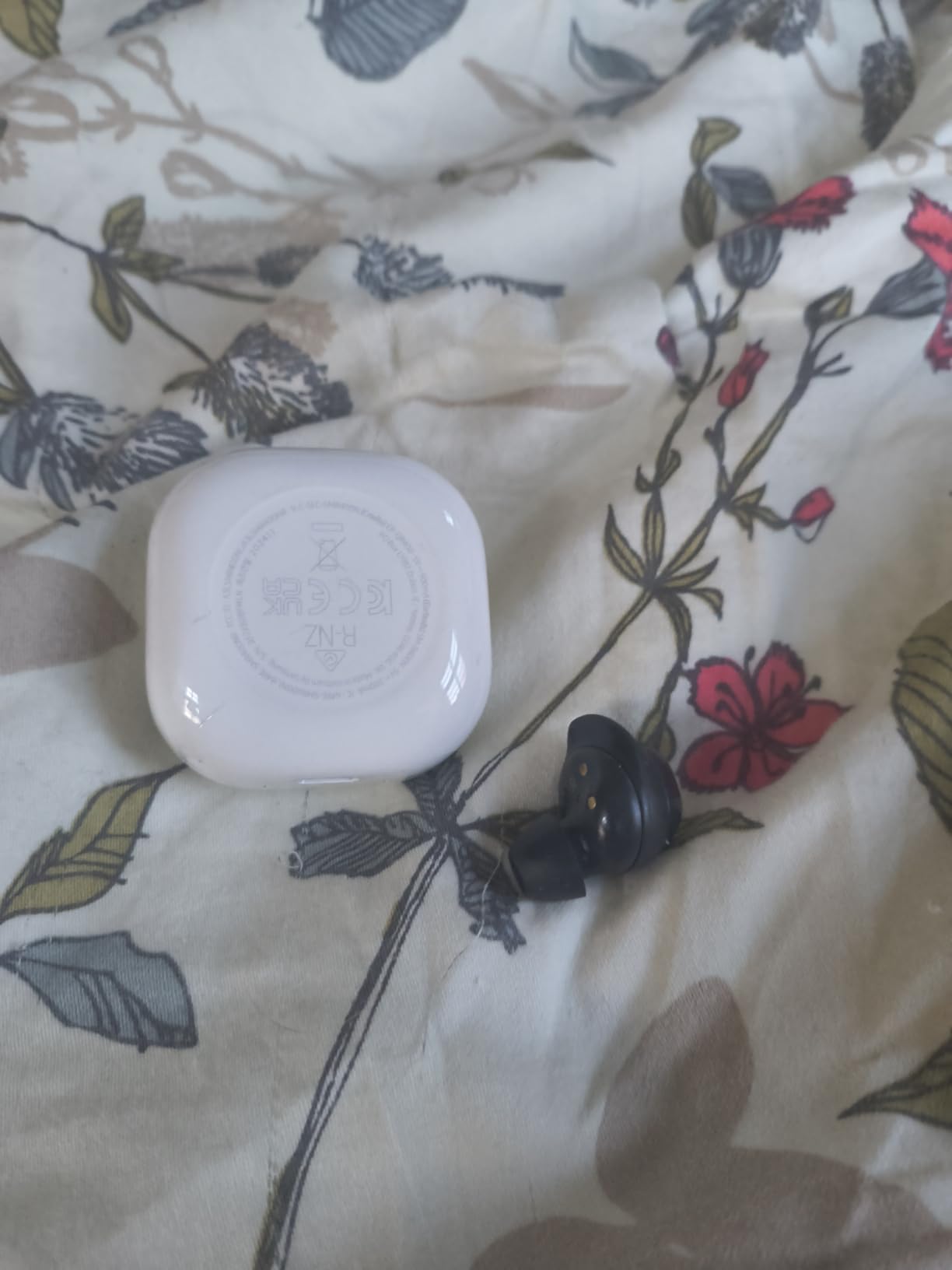 Galaxy Buds Fan Edition (FE) SM-R400, Active Noise-Cancelling, Wireless Bluetooth v5.2 Earbuds, Android 8.0 and Up - Graphite customer photo 1