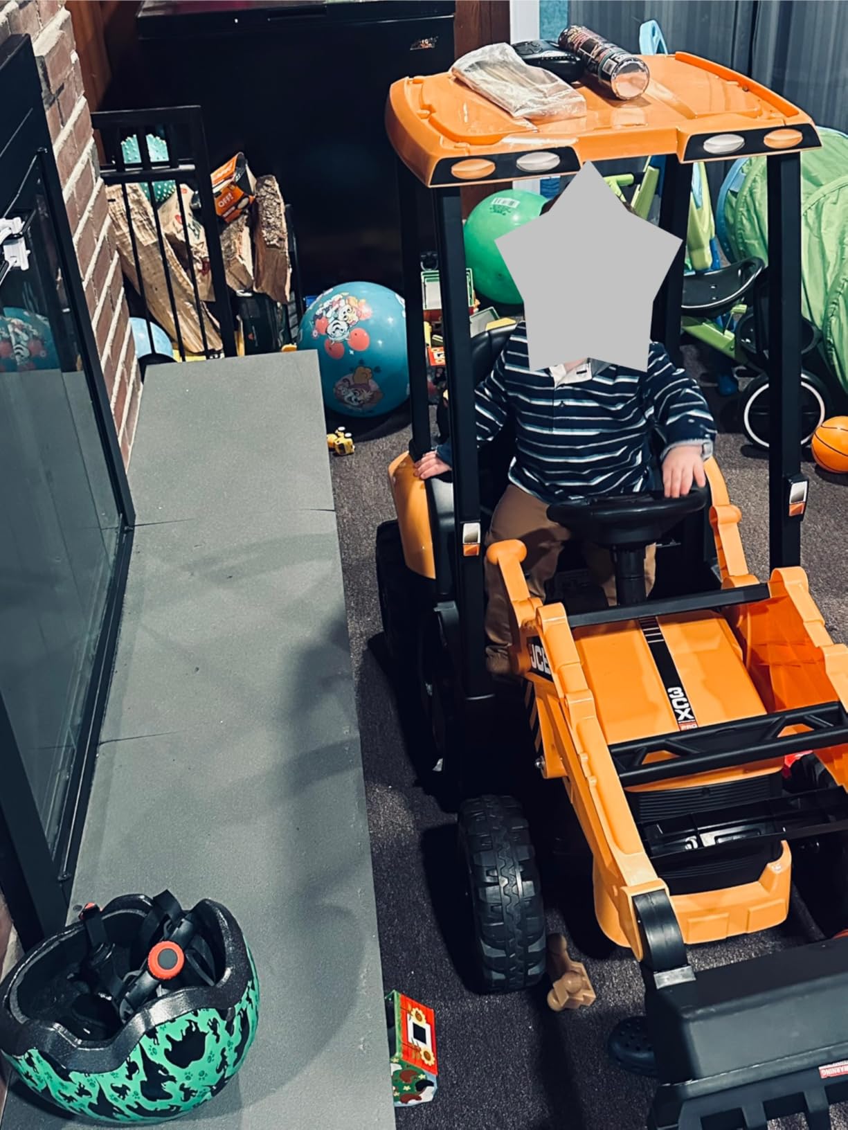12V JCB Ride On Excavator with Remote Control, Kids Ride On Car 3-8, Front Loader & Backhoe Digging Arm, Tractor & Bulldozer Modes, Slow Start, Adjustable Speeds, Engine Start Sound (Yellow) customer photo 1