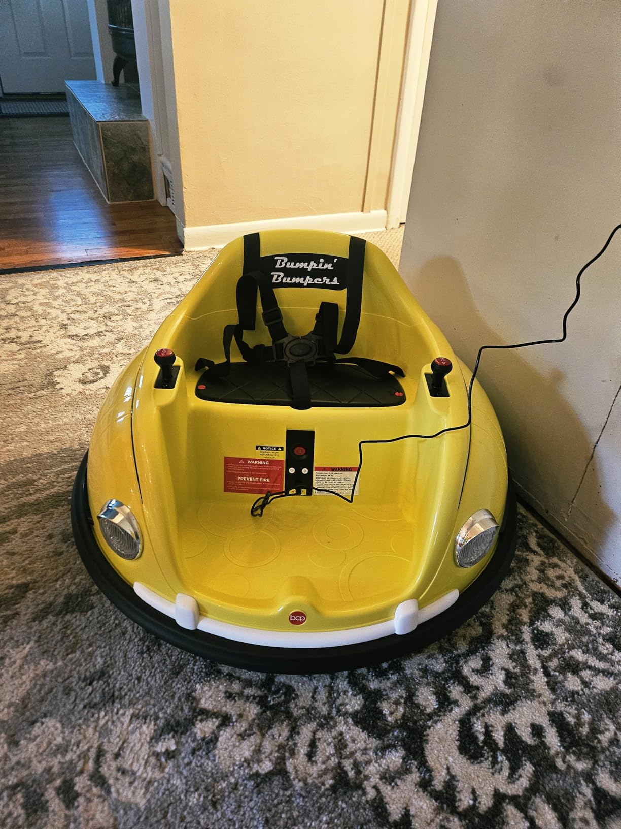 Best Choice Products 6V Electric Kids Ride On Bumpin Bumper Car, 1.5 - 6 Years Old, Parent Remote Control, 360 Degree Spin, Lights, Sounds - White customer photo 2