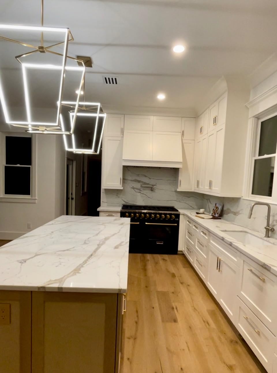 Akicon 48 Inch Freestanding Gas Range - 6.7 cu. ft. Double Rapid Convection Gas Oven Stove with 8 Sealed Burners & a Griddle, Heavy Duty Cast Iron Grates (White & Stainless Steel) customer photo 1