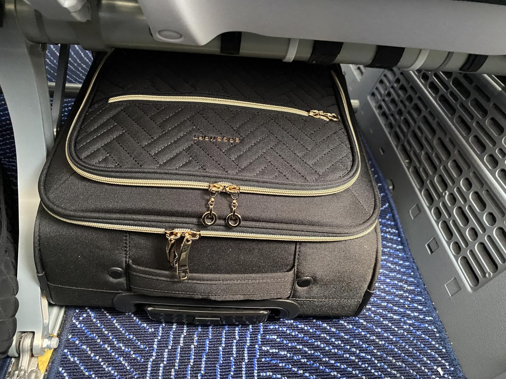 BAGSMART Underseat Carry On luggage Airline Approved, 16-inch Small Softside Underseater Travel Suitcase with Spinner Wheels Overnight Bag Small Rolling Carry-on for Women Men Weekender, Navy Blue customer photo 2
