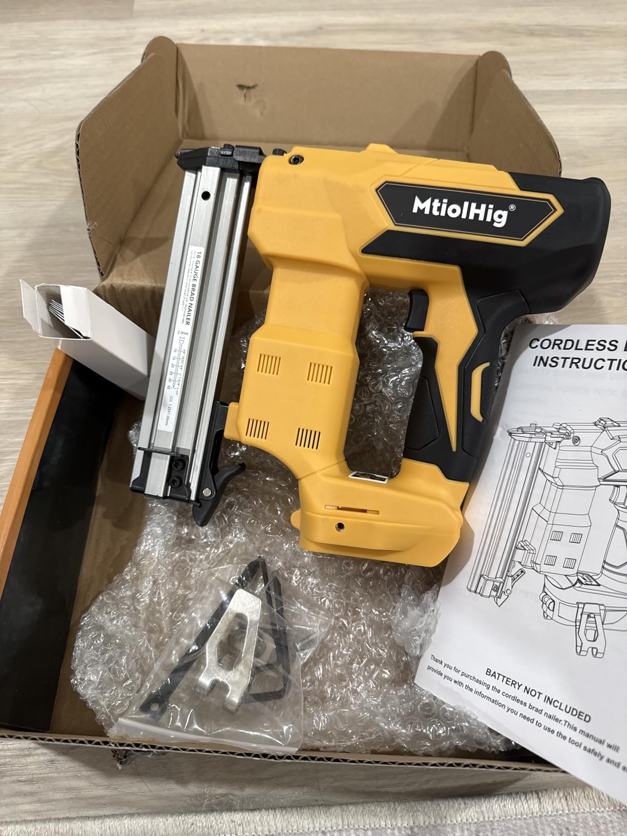 Cordless Brad Nailer Compatible with Dewalt Battery, 5/8 to 1-1/4 Inch 18 Gauge 2-in-1 Nail Gun with 2000 Nails for Wood Carpentry, Tool Only, Brushless, 2 Mode, 5.9LBS customer photo 1