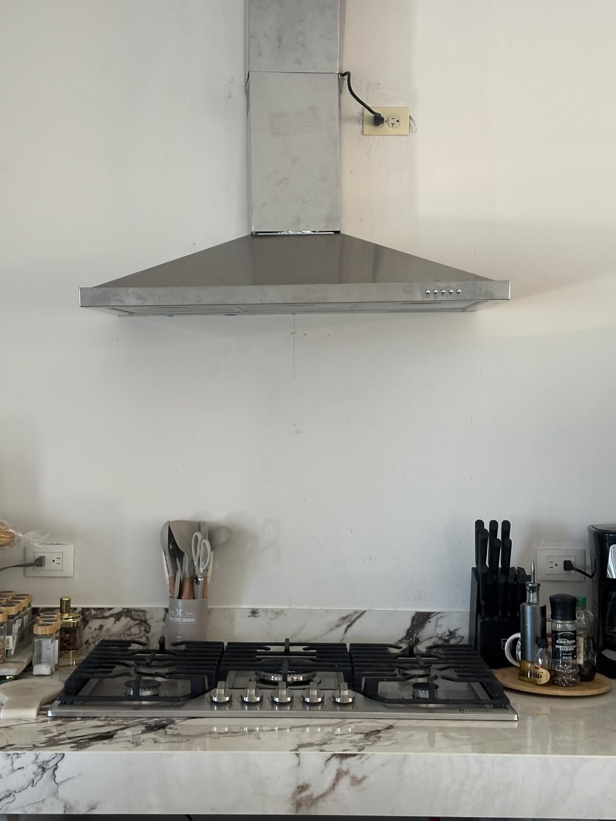 AMZCHEF 36 inch Gas Cooktop with 5 Made in Italy SABAF Power Burners. Max 48300 BTU/hr Built-in Gas Stove top of 304 Stainless steel with Double Sided griddle, NG/LPG Convertible, ETL. customer photo 1