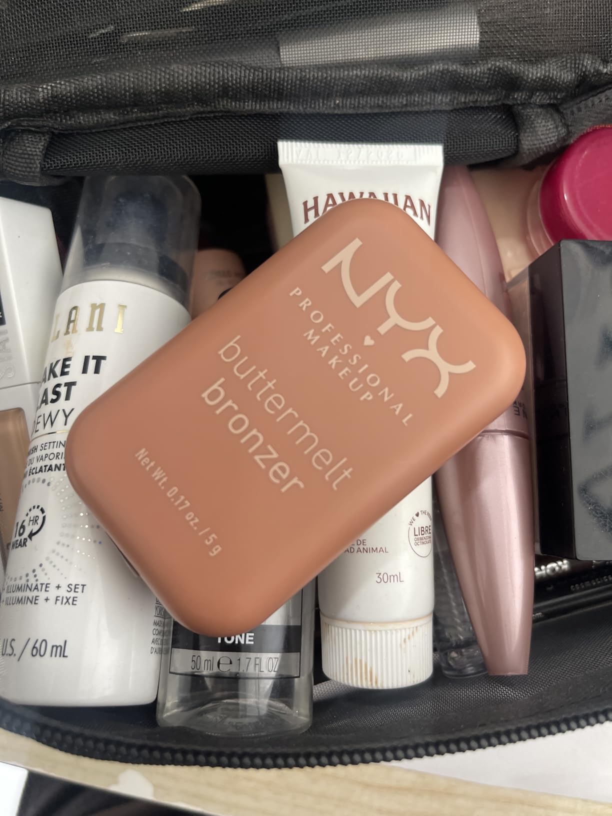 NYX PROFESSIONAL MAKEUP Matte Buttermelt Bronzer, Longwear Face Makeup with Up to 12 Hours of Wear, Vegan Formula - All Butta'D Up (Light Medium Neutral) customer photo 2