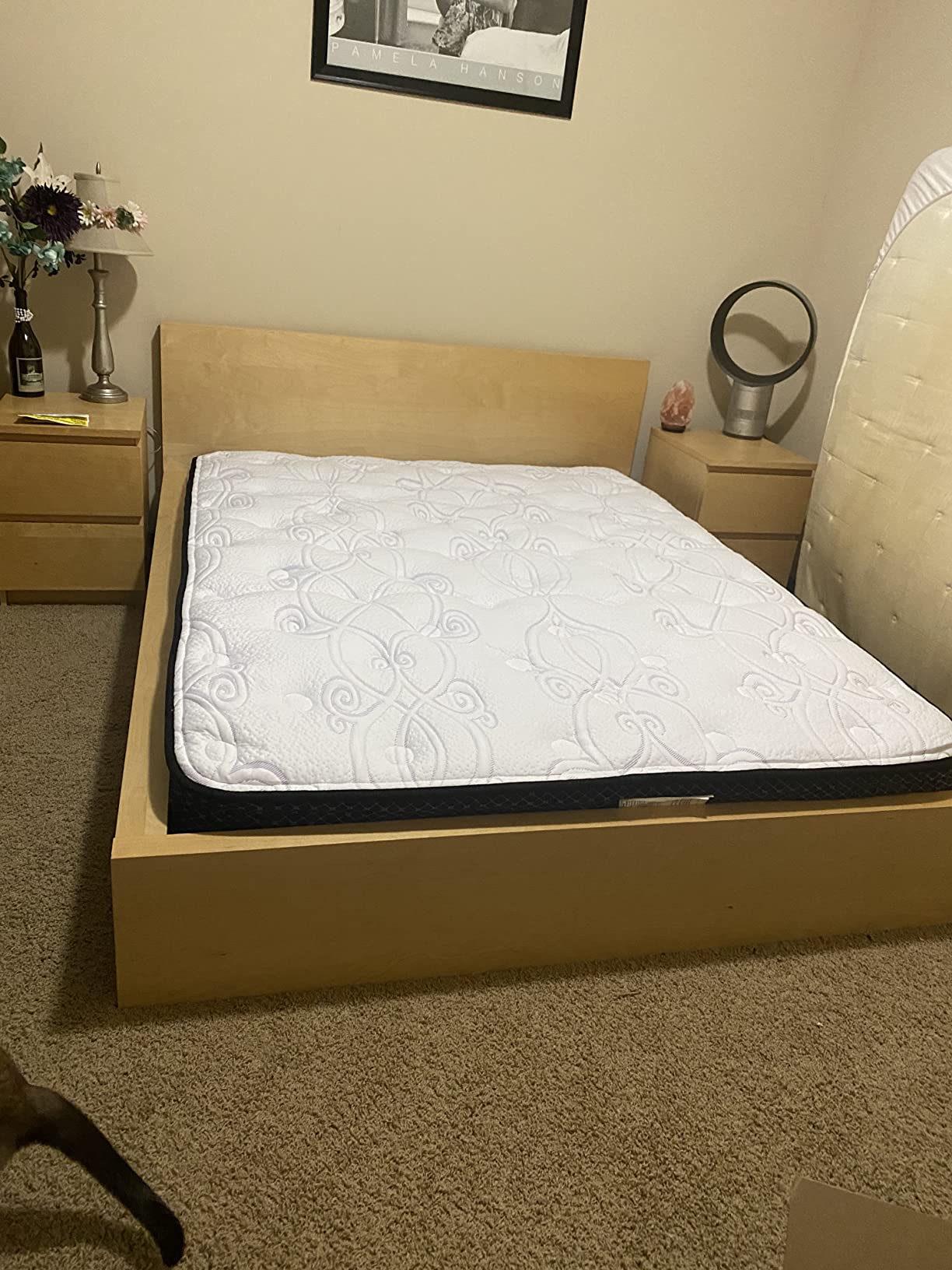 Signature Design by Ashley Queen Plush 12 Inch Hybrid Mattress with Gel Memory Foam and Edge Support for Cool Sleep and Pressure Relief, Fiberglass-Free customer photo 1