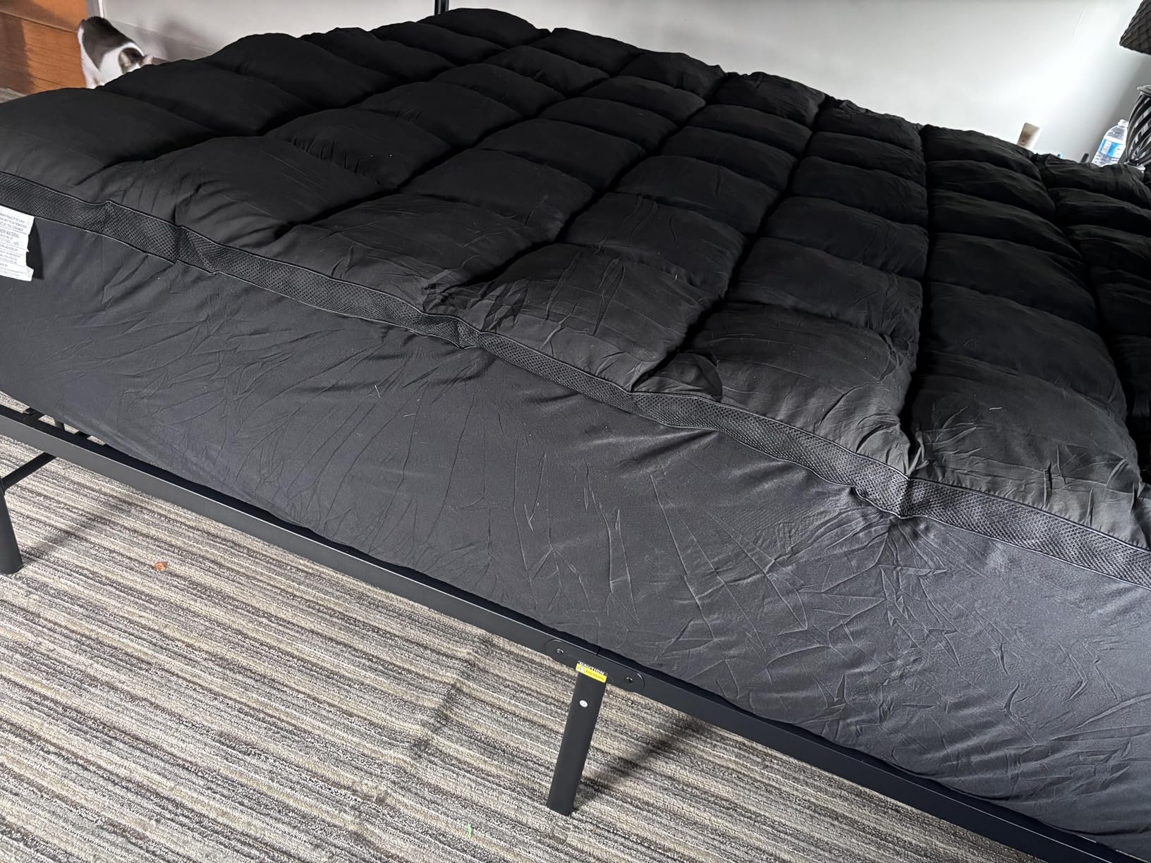 ChiXpace Dual Layer 4 Inch Memory Foam Mattress Topper Queen - 2 Inch Gel Memory Foam and 2 Inch Pillow Top Mattress Pad, 7-Zone Egg Crate 2-in-1 Design (White) customer photo 1