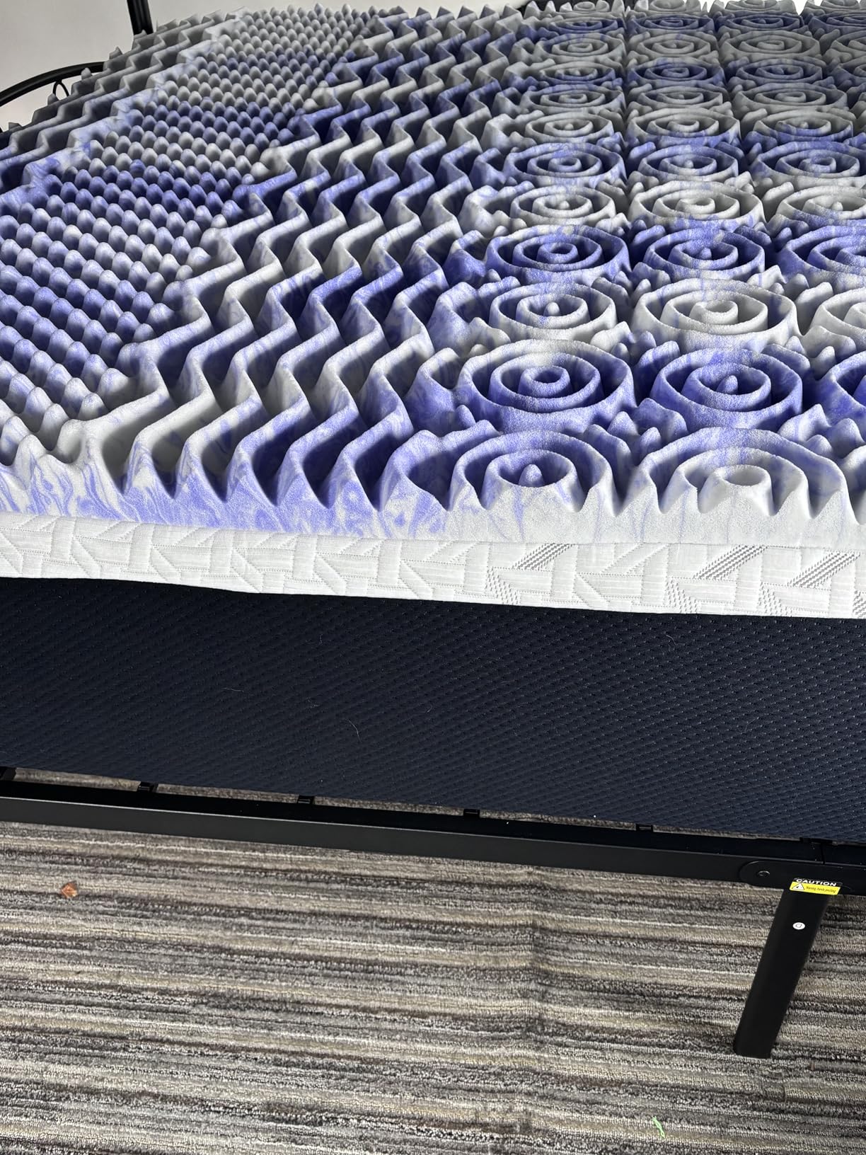 ChiXpace Dual Layer 4 Inch Memory Foam Mattress Topper Queen - 2 Inch Gel Memory Foam and 2 Inch Pillow Top Mattress Pad, 7-Zone Egg Crate 2-in-1 Design (White) customer photo 2
