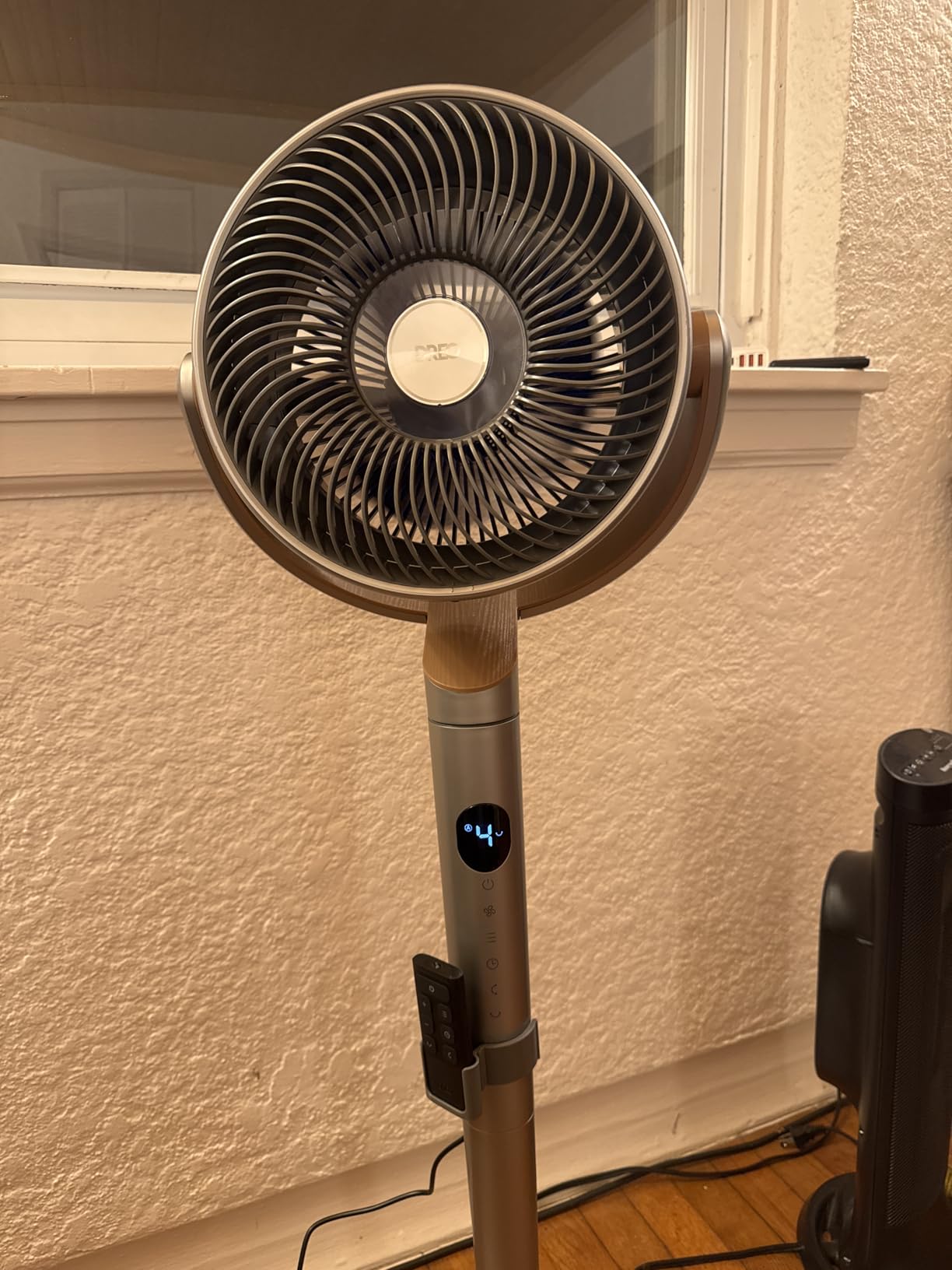 DREO Standing Fan, 120°+120° Smart Oscillating Floor Fans with Wi-Fi/Voice Control, 90 ft Fan For Bedroom, DC Motor Quiet Fans, Adjustable Height, 8 Speeds, 6 Modes, 12H Timer, Office, Room customer photo 1