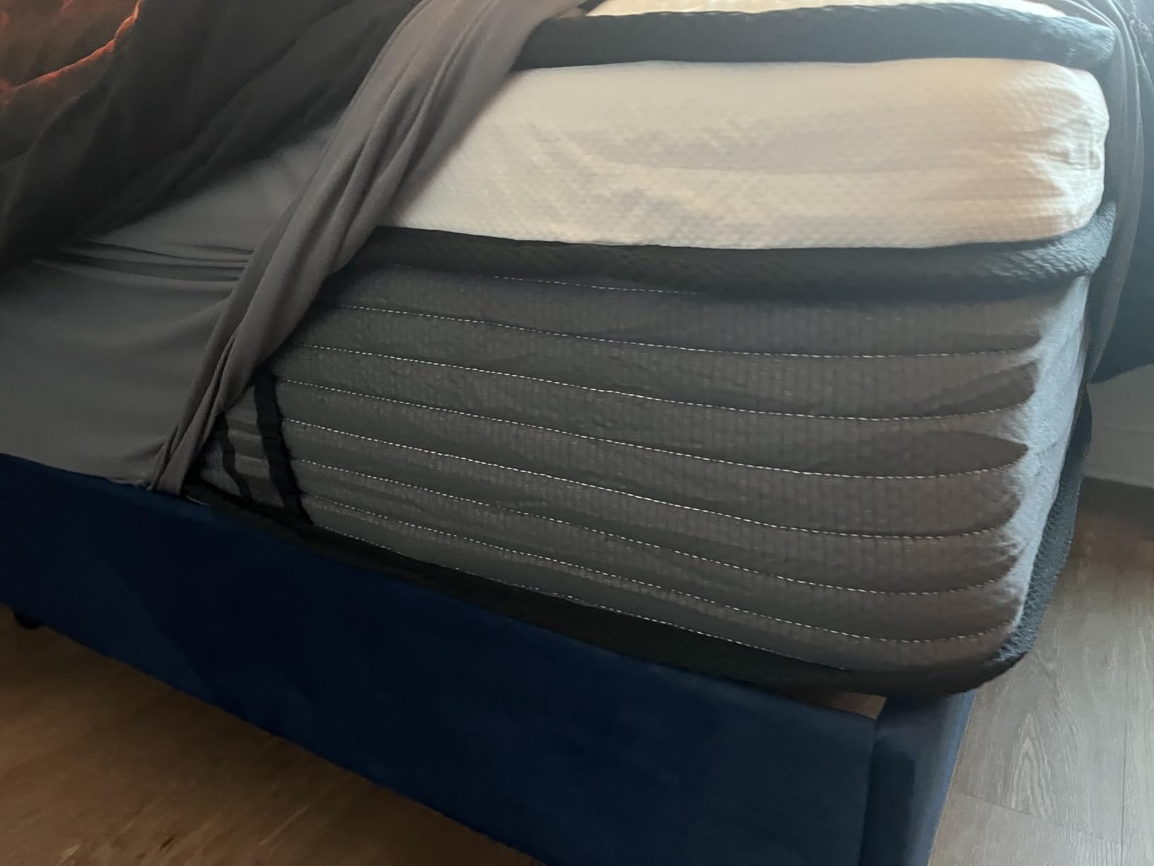 Queen Mattress, 12 Inch Pillow Top Hybrid Mattress in a Box Medium Firm Fiberglass-Free, Soft Breathable Pressure Relief Memory Foam Pocket Innerspring Bed, CertiPUR-US Certified customer photo 2