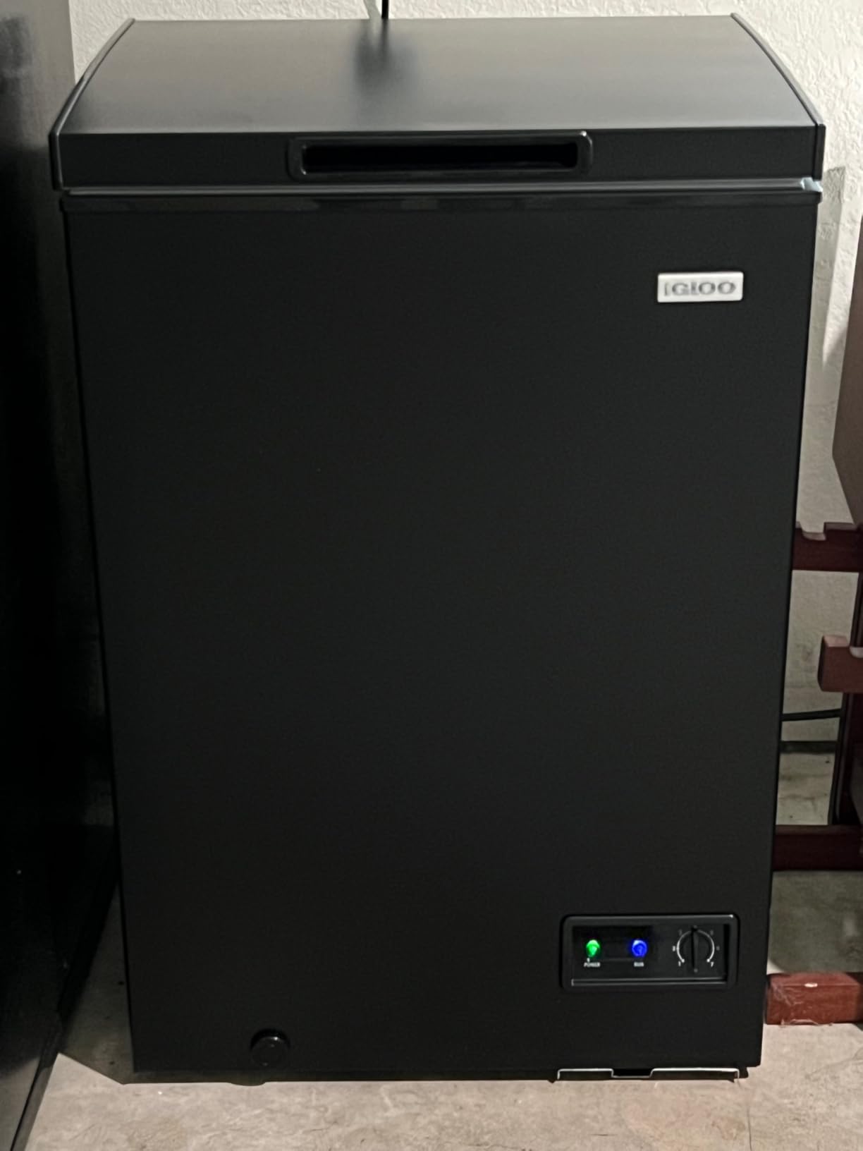 Igloo 3.5 Cu Ft. Upright Deep Freezer Chest - Deep Freezer with Quick Freezing System & Adjustable Thermostat for Homes, Garages & Basements - Low Noise Freezer with Removable Basket & LED Lights - White customer photo 2