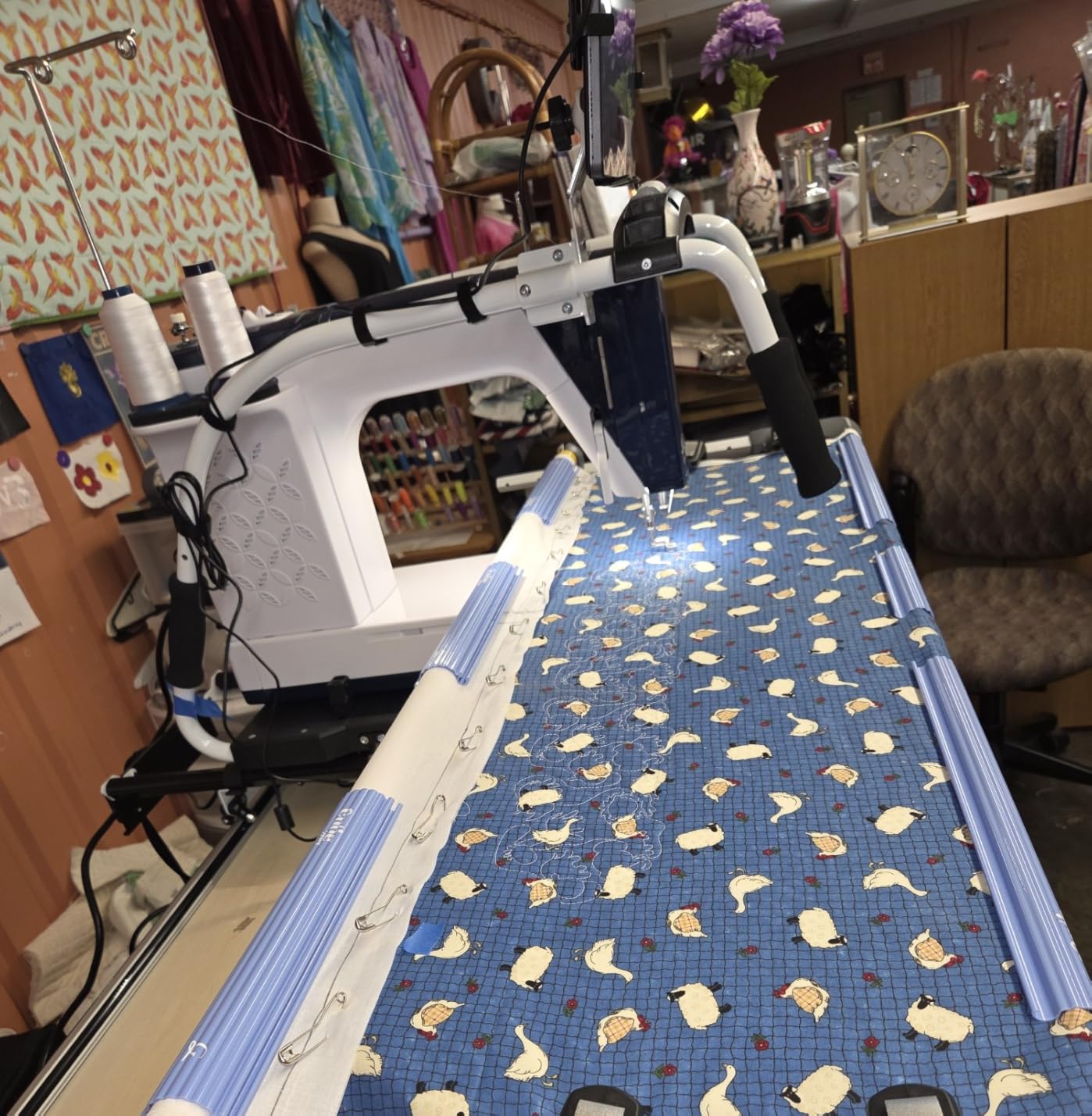 Little Rebel Sewing and Quilting Machine with Built-in Stitch Regulation (Little Rebel) customer photo 2