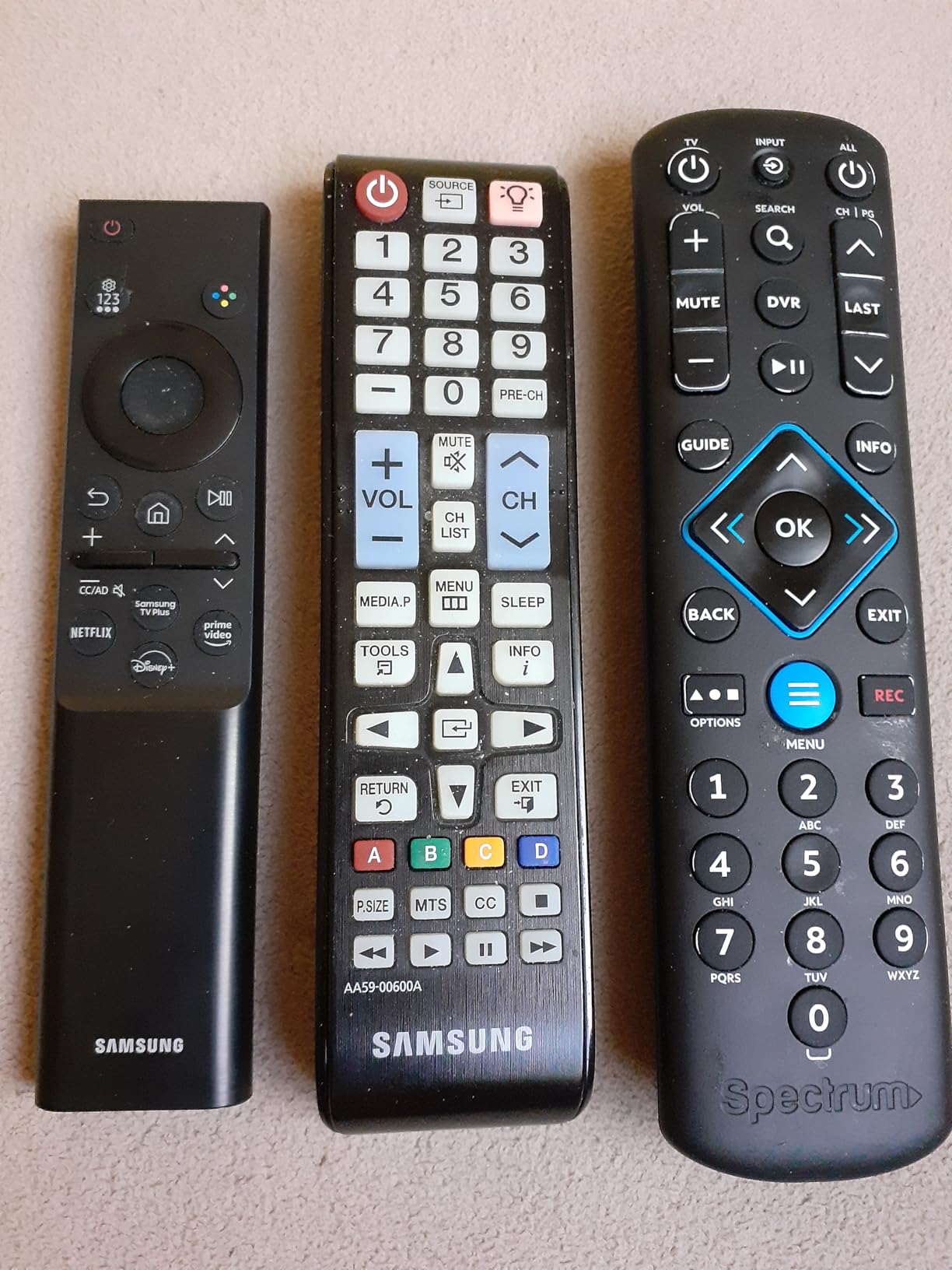 Samsung 75-Inch Class Crystal UHD 4K DU7200 Series HDR Smart TV w/Object Tracking Sound Lite, PurColor, Motion Xcelerator, Mega Contrast, Q-Symphony (UN75DU7200, 2024 Model) customer photo 1