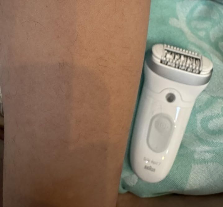 Braun Epilator Silk-épil 7, Hair Removal Device, Women Shaver & Trimmer, Wet and Dry, Wide Head, Includes Shaver Head and Trimmer Comb, SE7-041, Silver customer photo 2