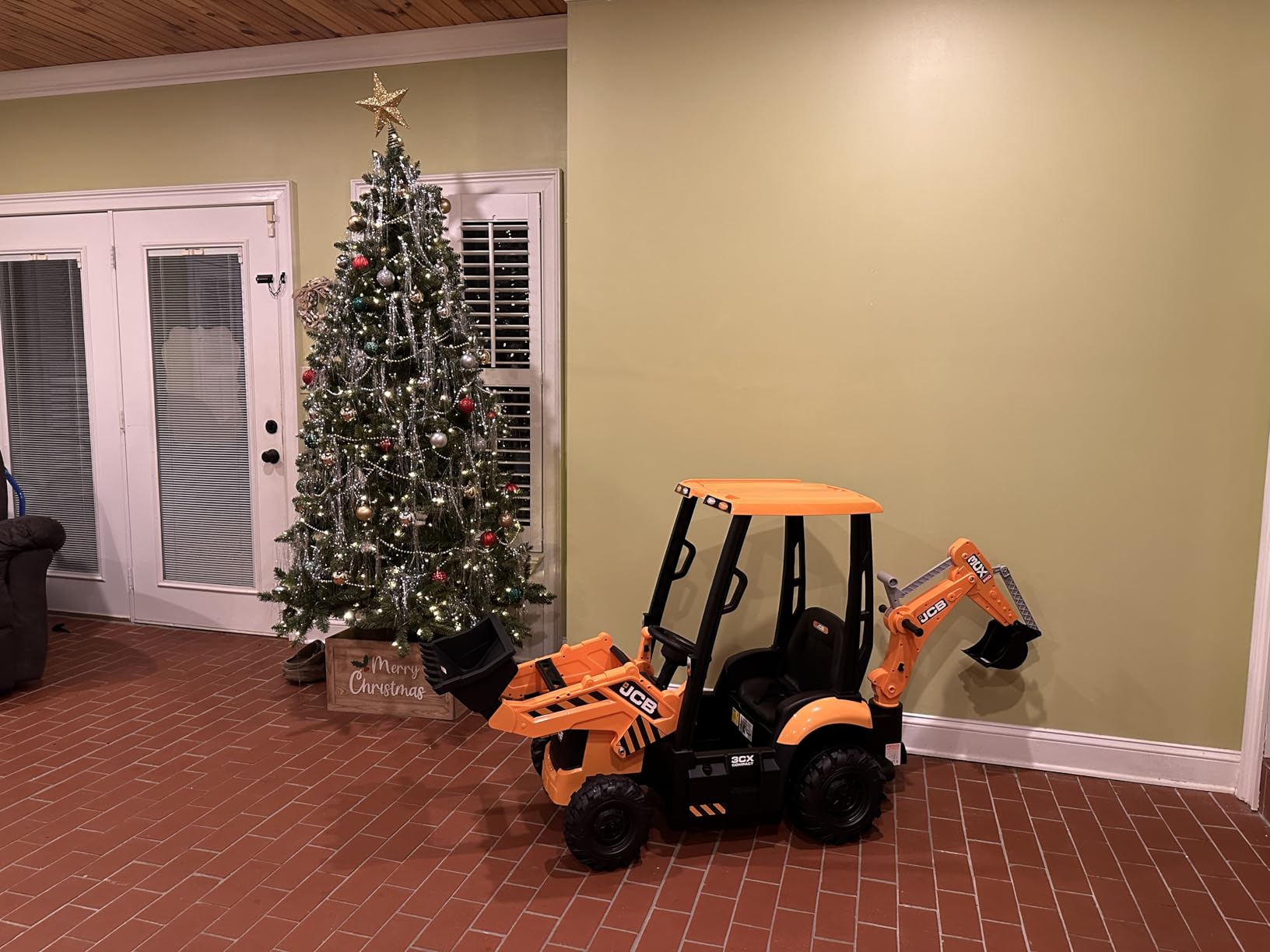 12V JCB Ride On Excavator, Ride on Toys for Kids 4-8, Electric Car with Tractor, Bulldozer, Digging Arm, Backhoe Loader w/ Slow Start/Stop customer photo 1
