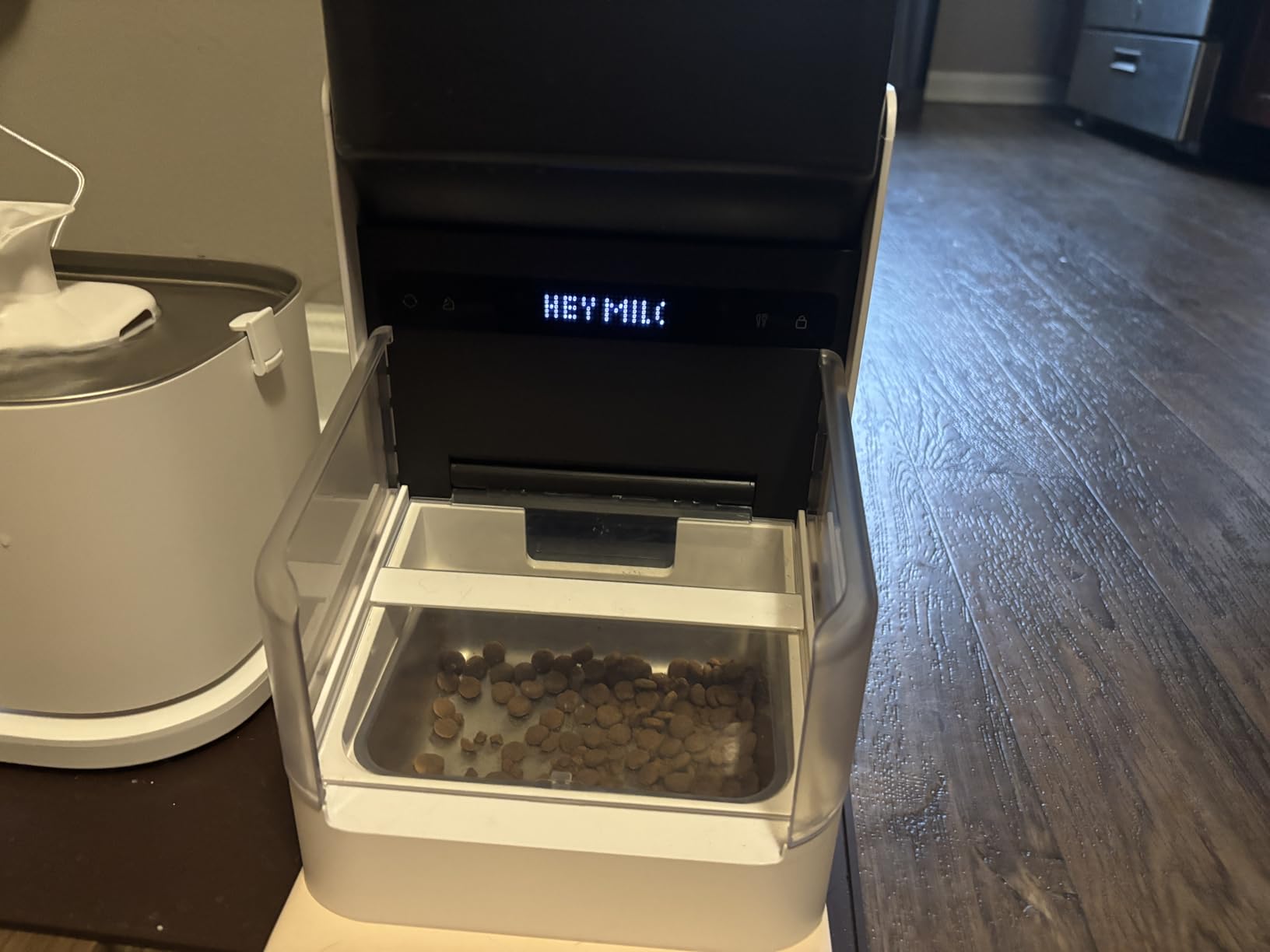 PETLIBRO RFID Automatic Cat Feeder, Collar Tag-Activated Personalized Meals, 5G&2.4G Wi-Fi Programmable Cat Food Dispenser with Cats Recognition & Diet Tracking for Multi-Pet Homes and Different Diets customer photo 2
